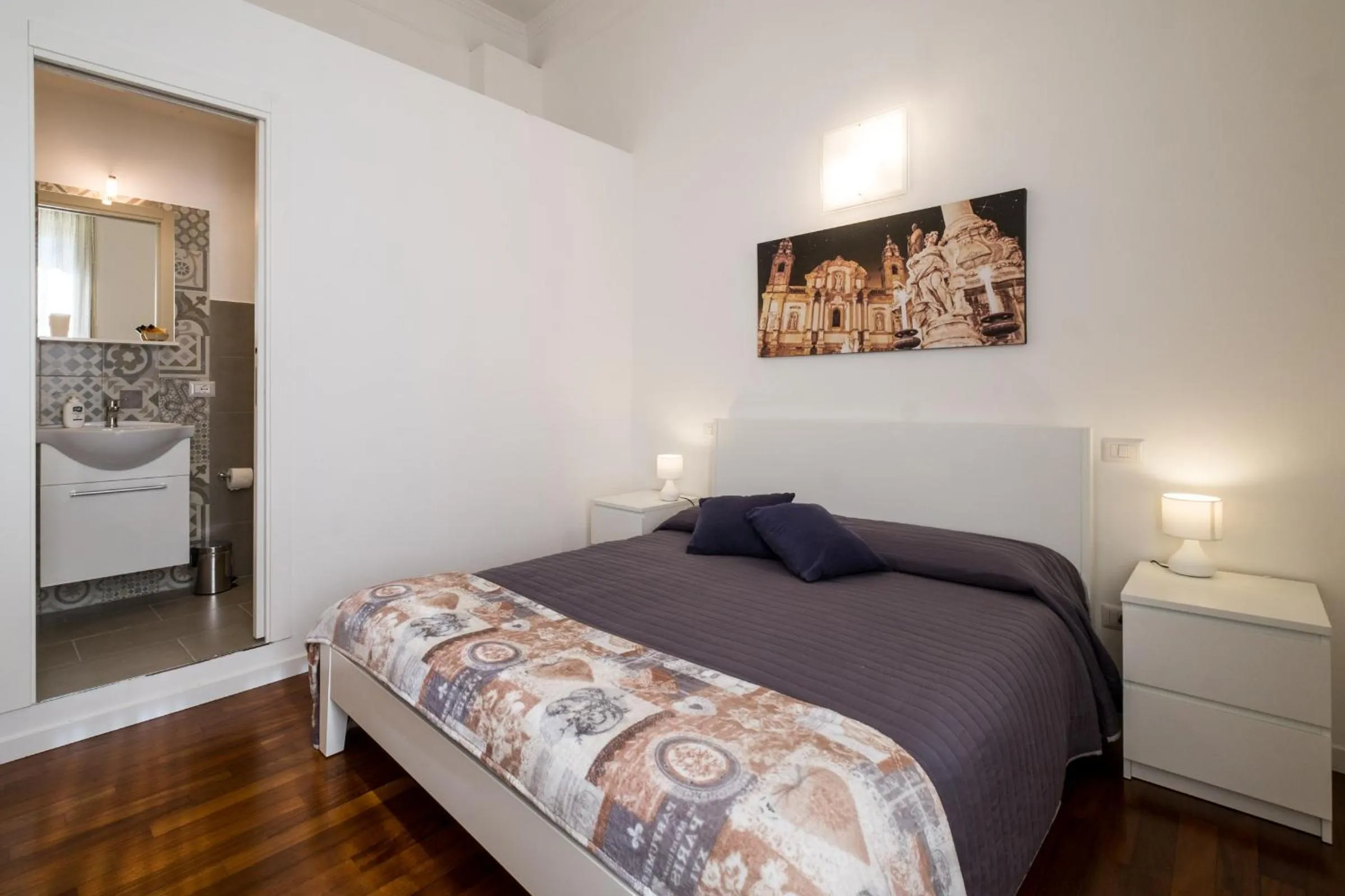 Photo of the whole room, Bed in Ai Lattarini House