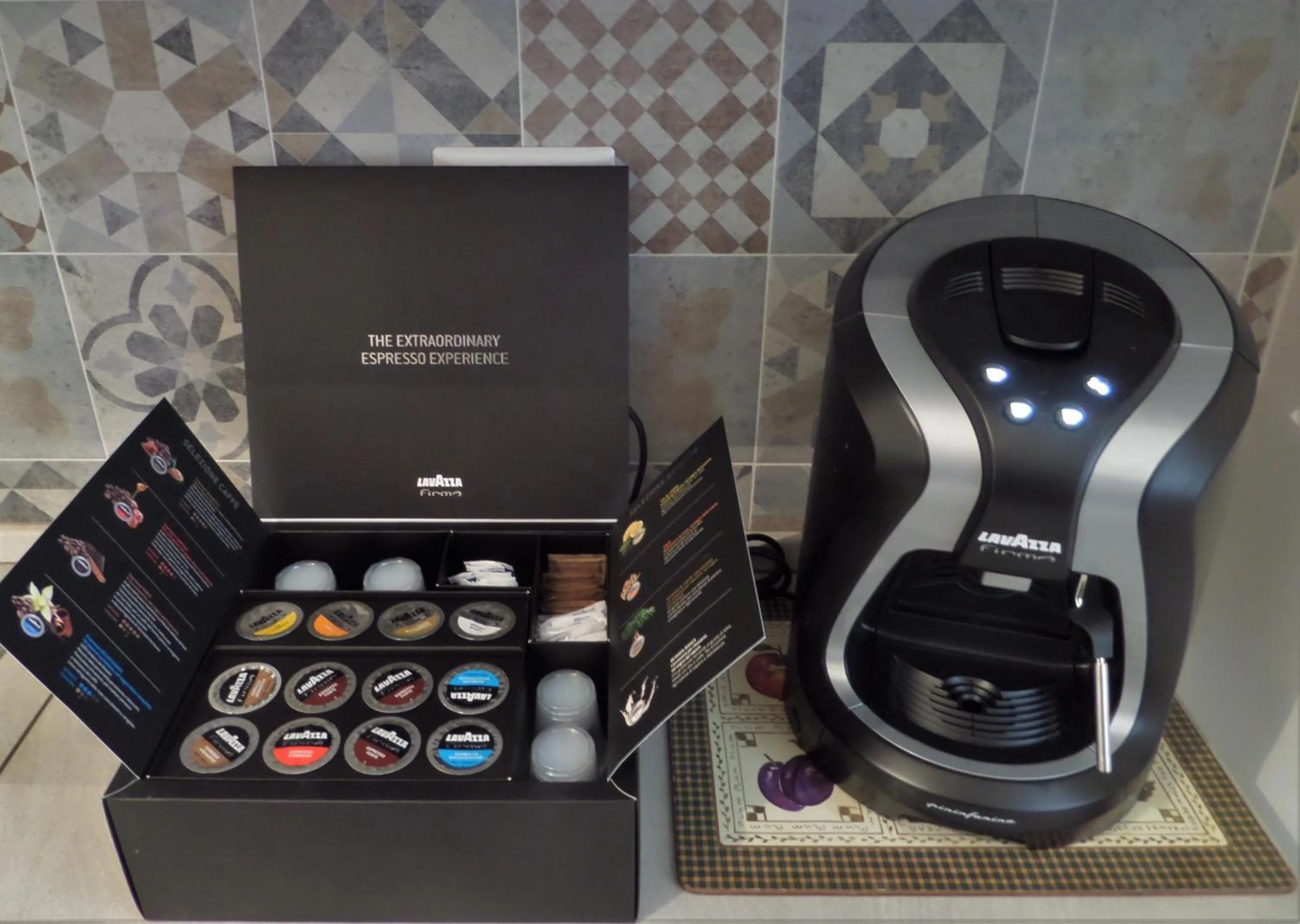 Restaurant/places to eat in 325 Rooms ai Fori