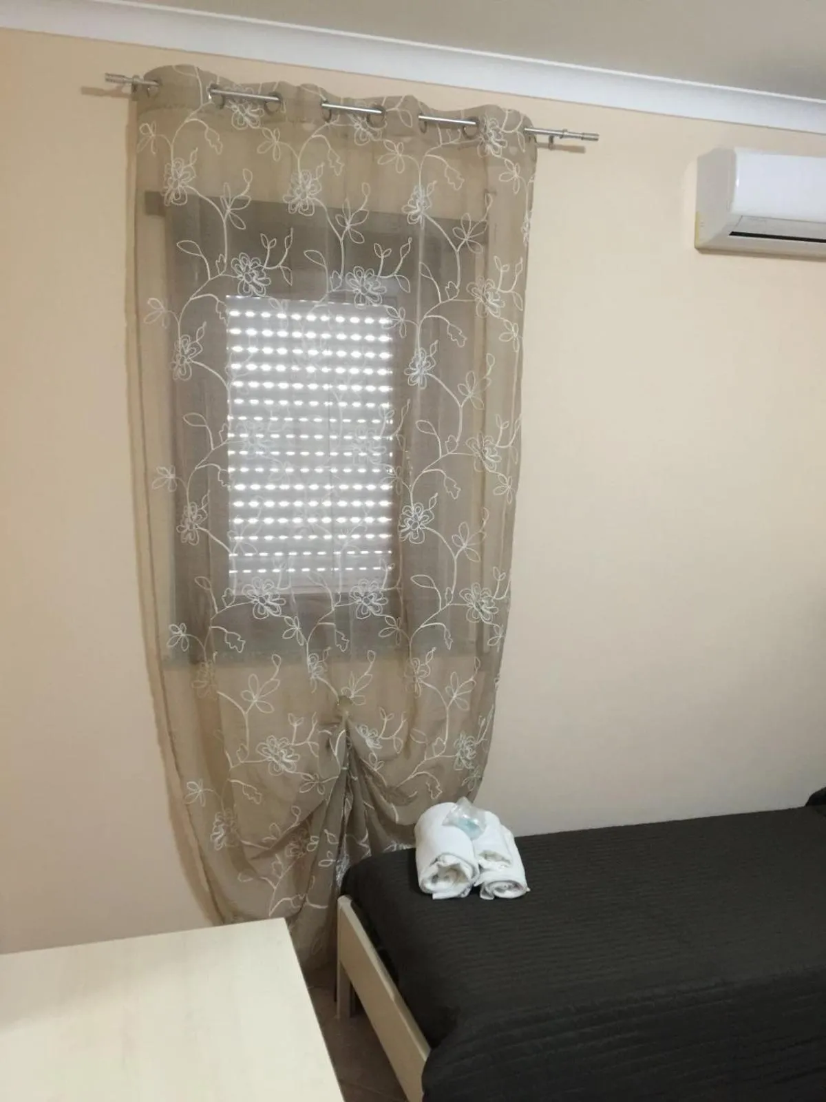 Bed in Suiteroom&Apartment flat fiumicino