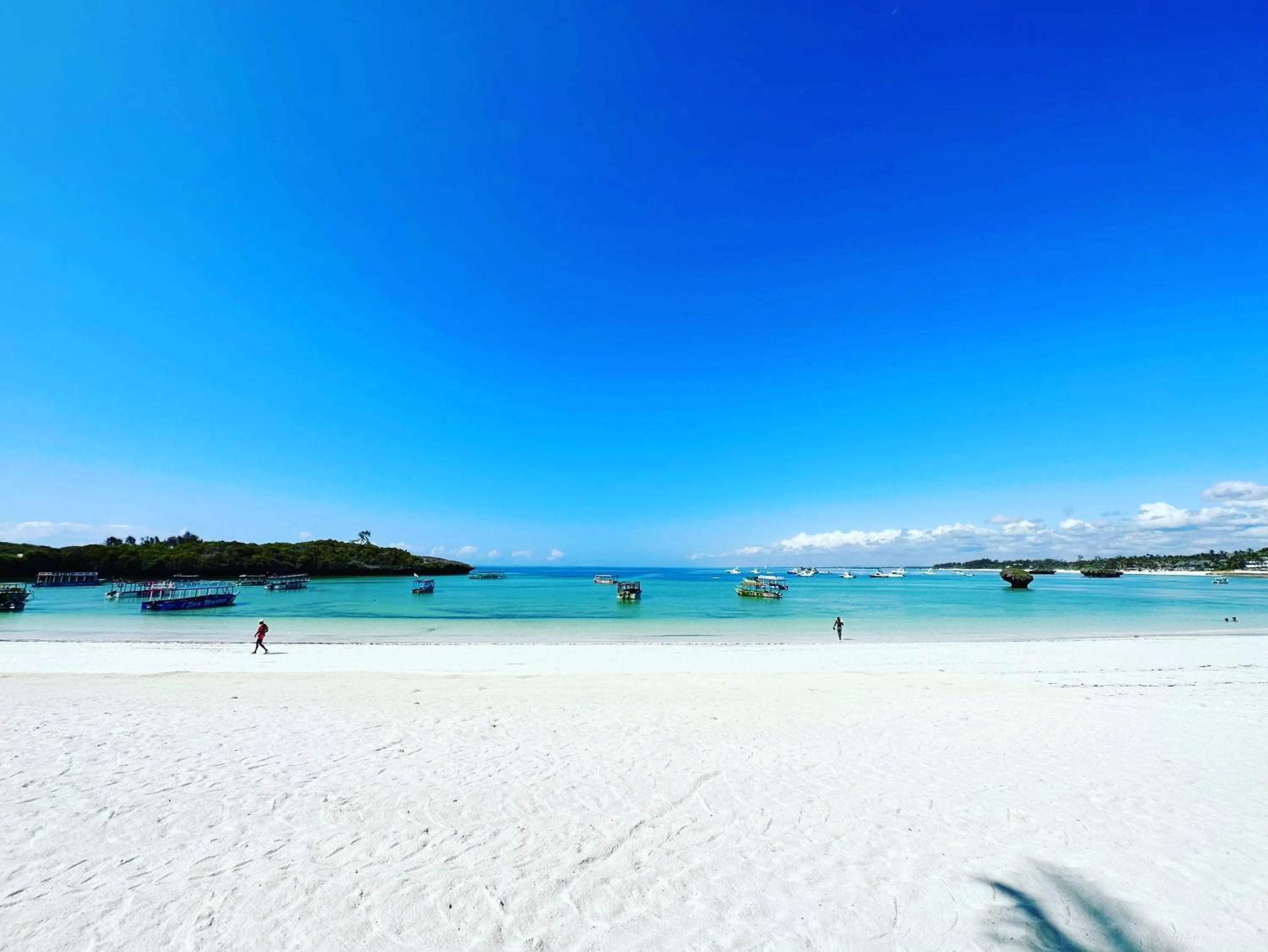 Beach in Blue Bay Village