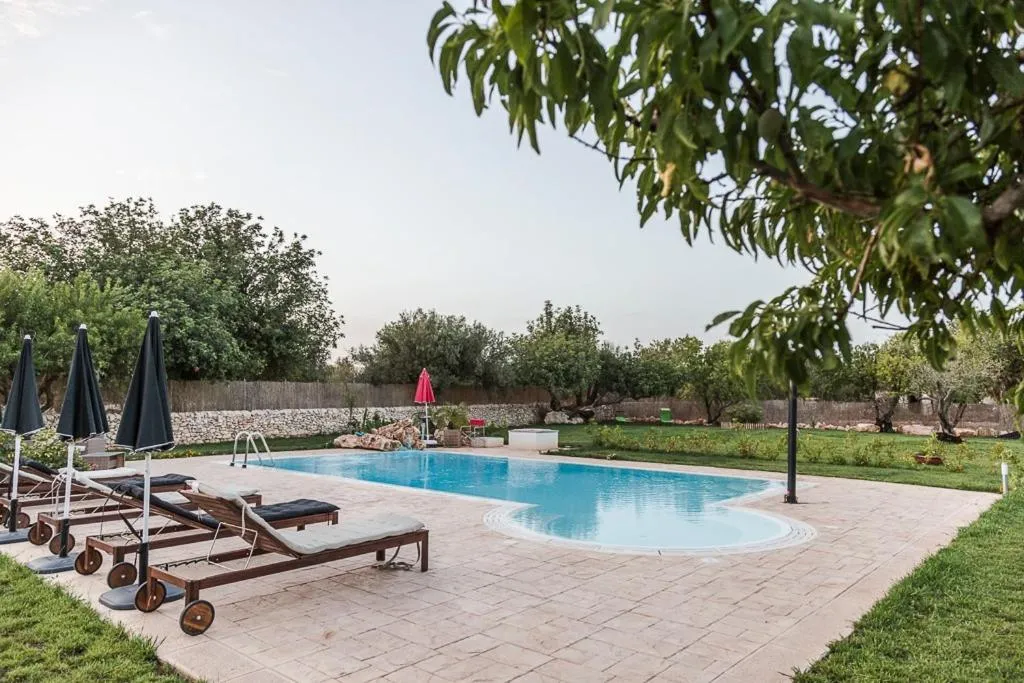 Swimming pool in Abbraccio del Carrubo