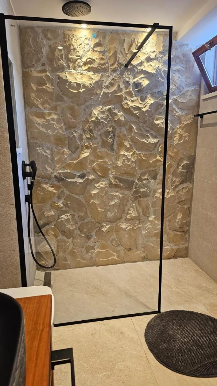 Shower in Loft in Ismaelli Palace Korcula