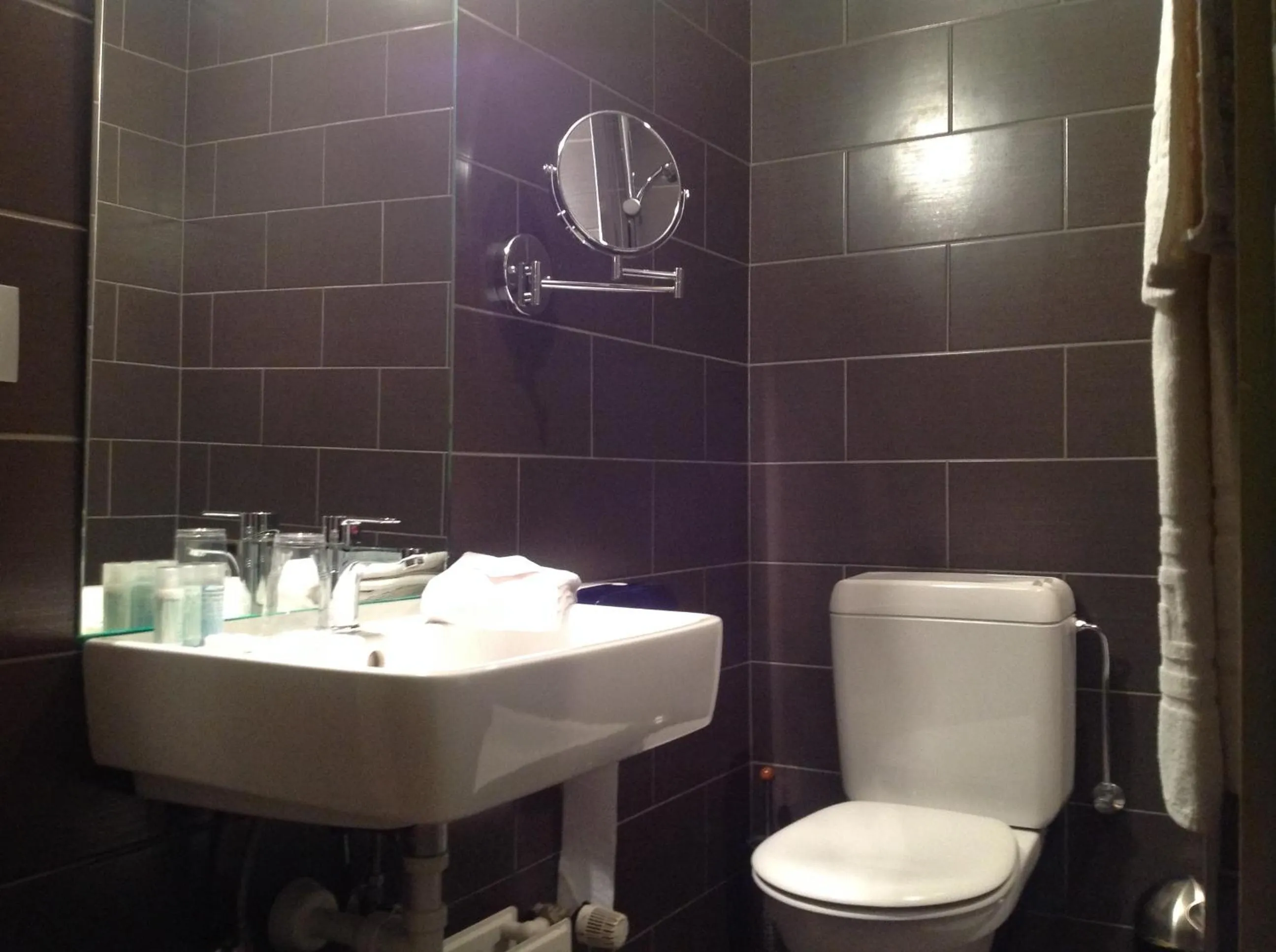 Bathroom in Hotel Castel