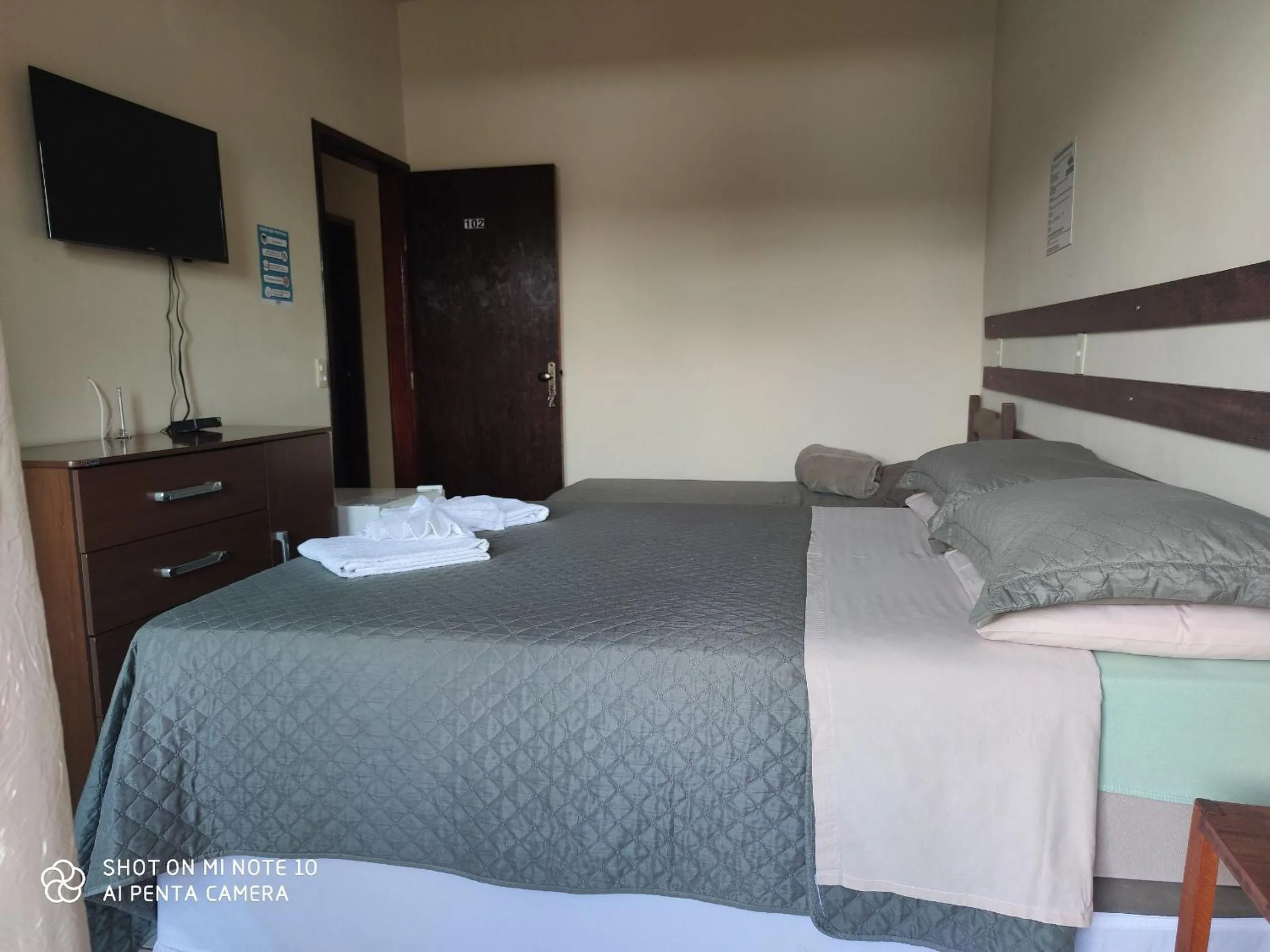 Bedroom, Bed in Canastra Season