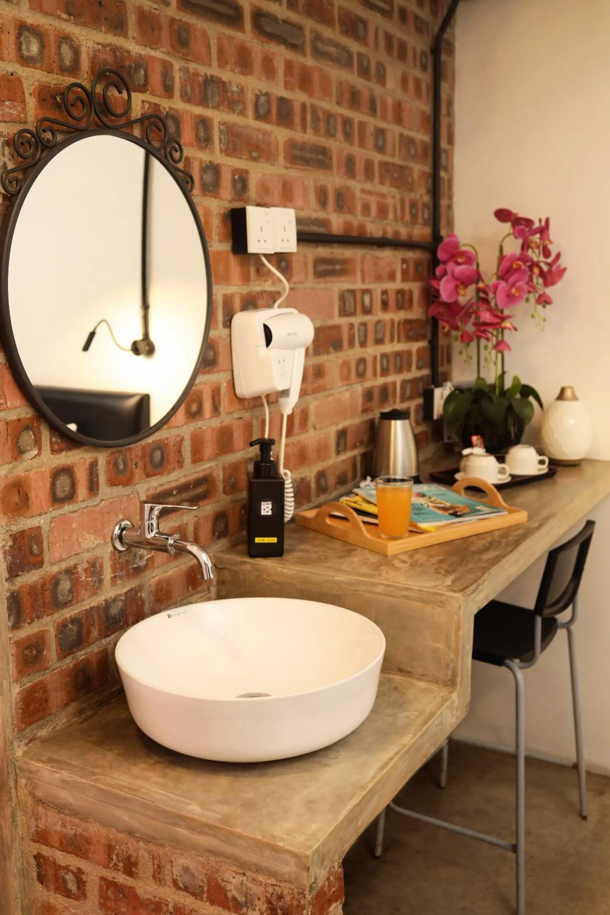 Area and facilities in Suite 18 Boutique Hotel