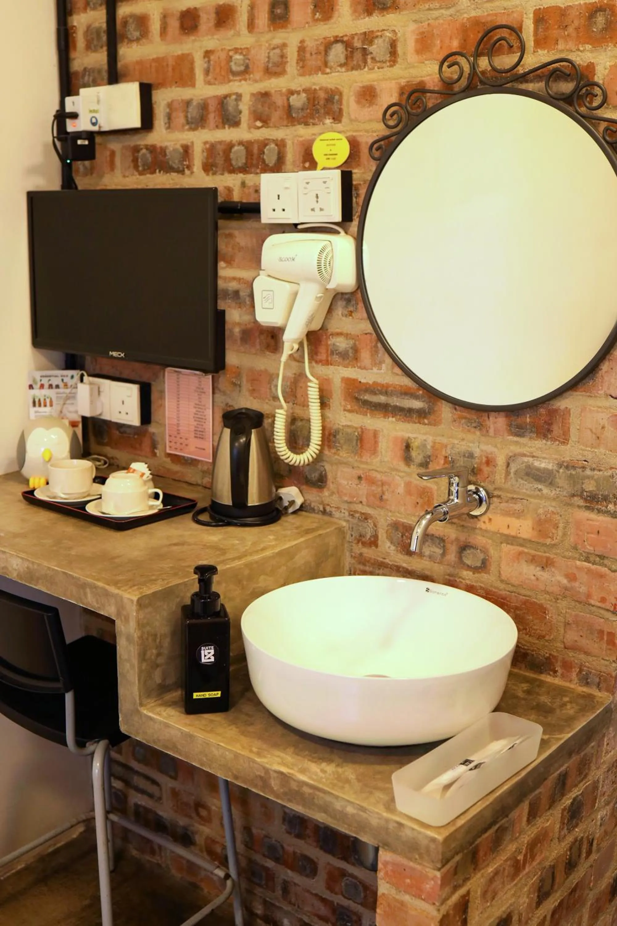 Area and facilities in Suite 18 Boutique Hotel