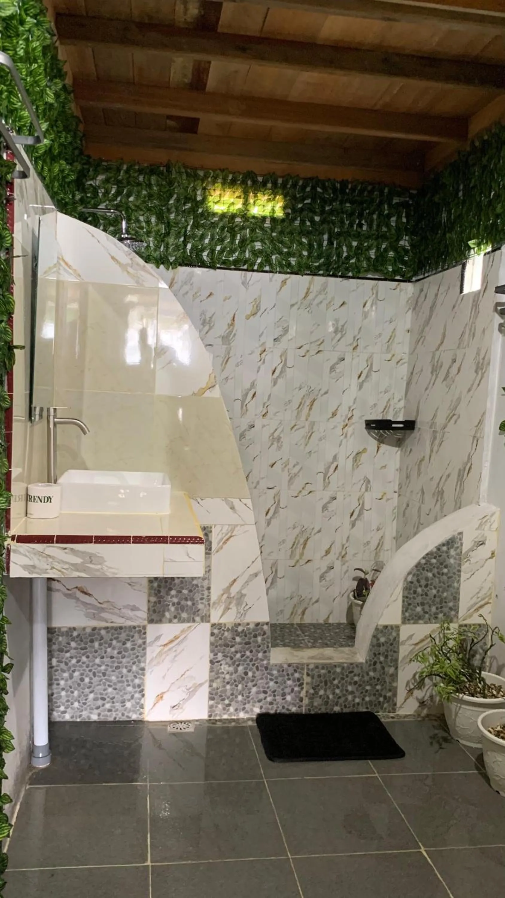 Shower in Ricky's Beach House