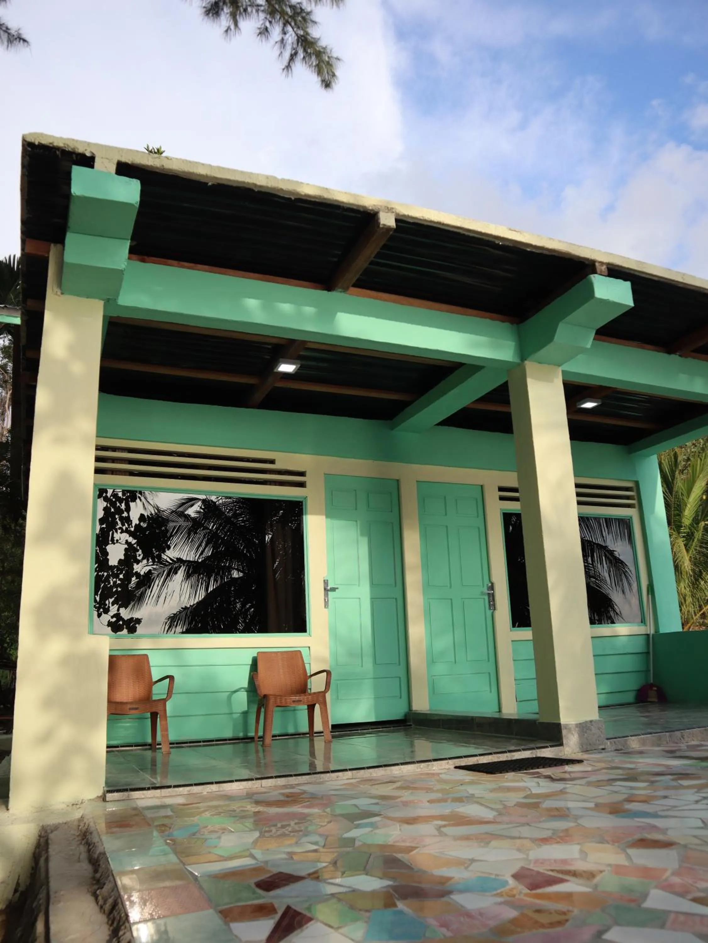 Day in Ricky's Beach House