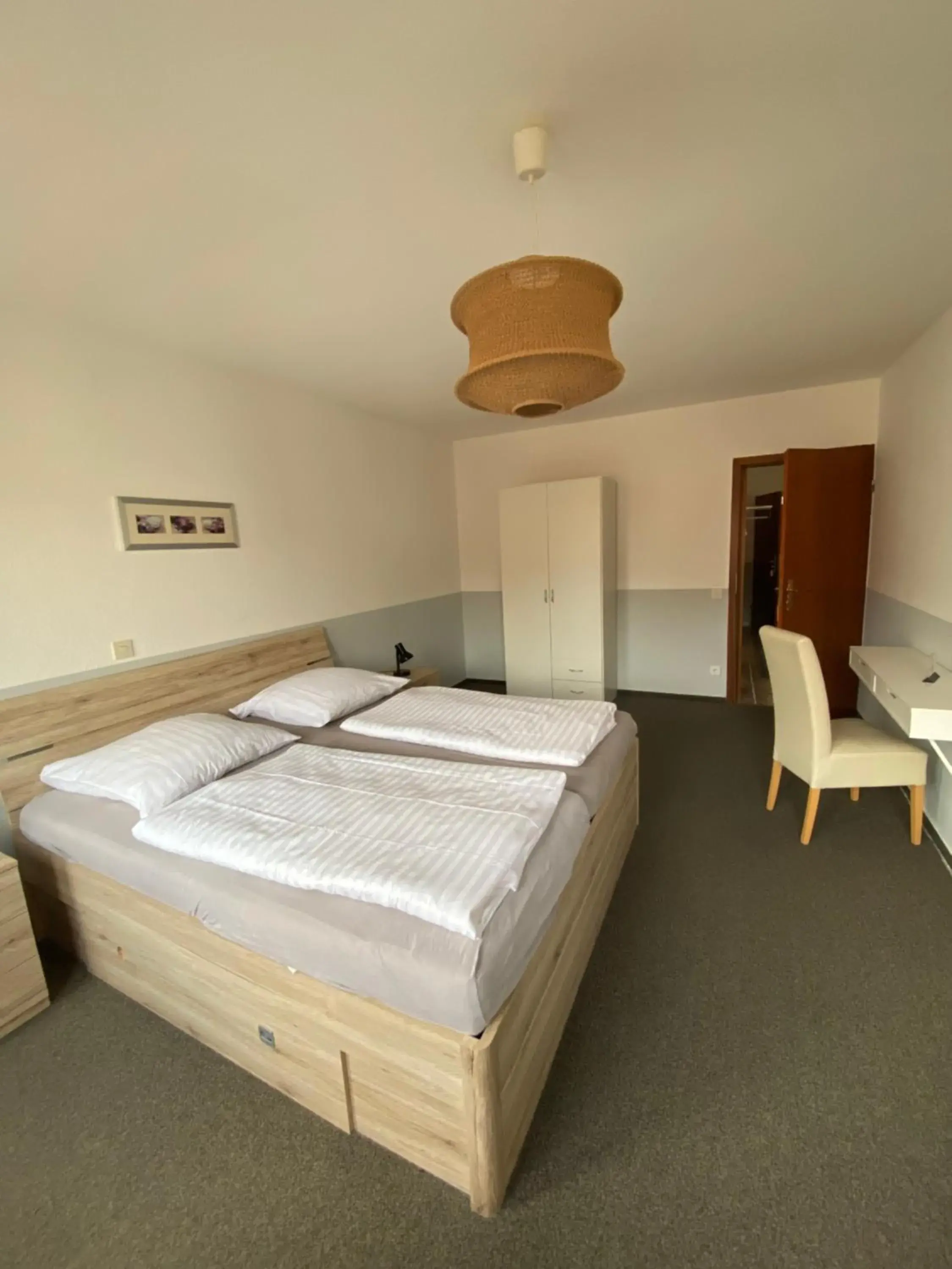 Three-Bedroom Apartment in Pension Zum Angestellten Three-Bedroom Apartment in Pension Zum Angestellten