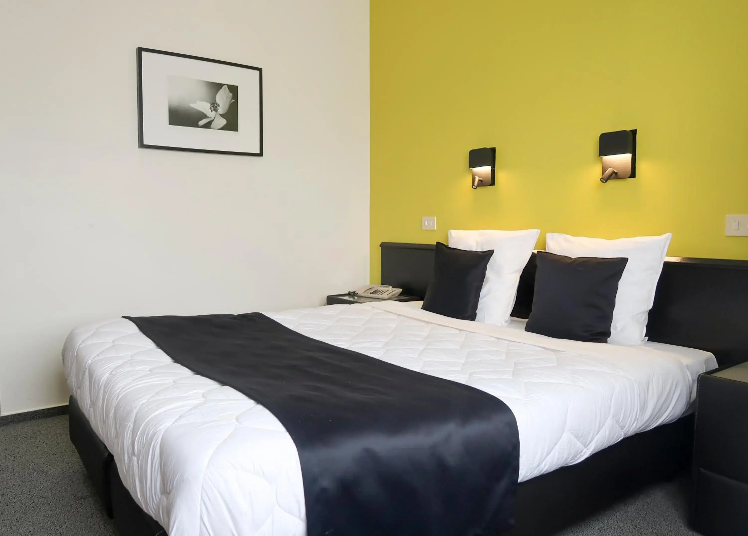 Double Room in Hotel Adoma Double Room in Hotel Adoma