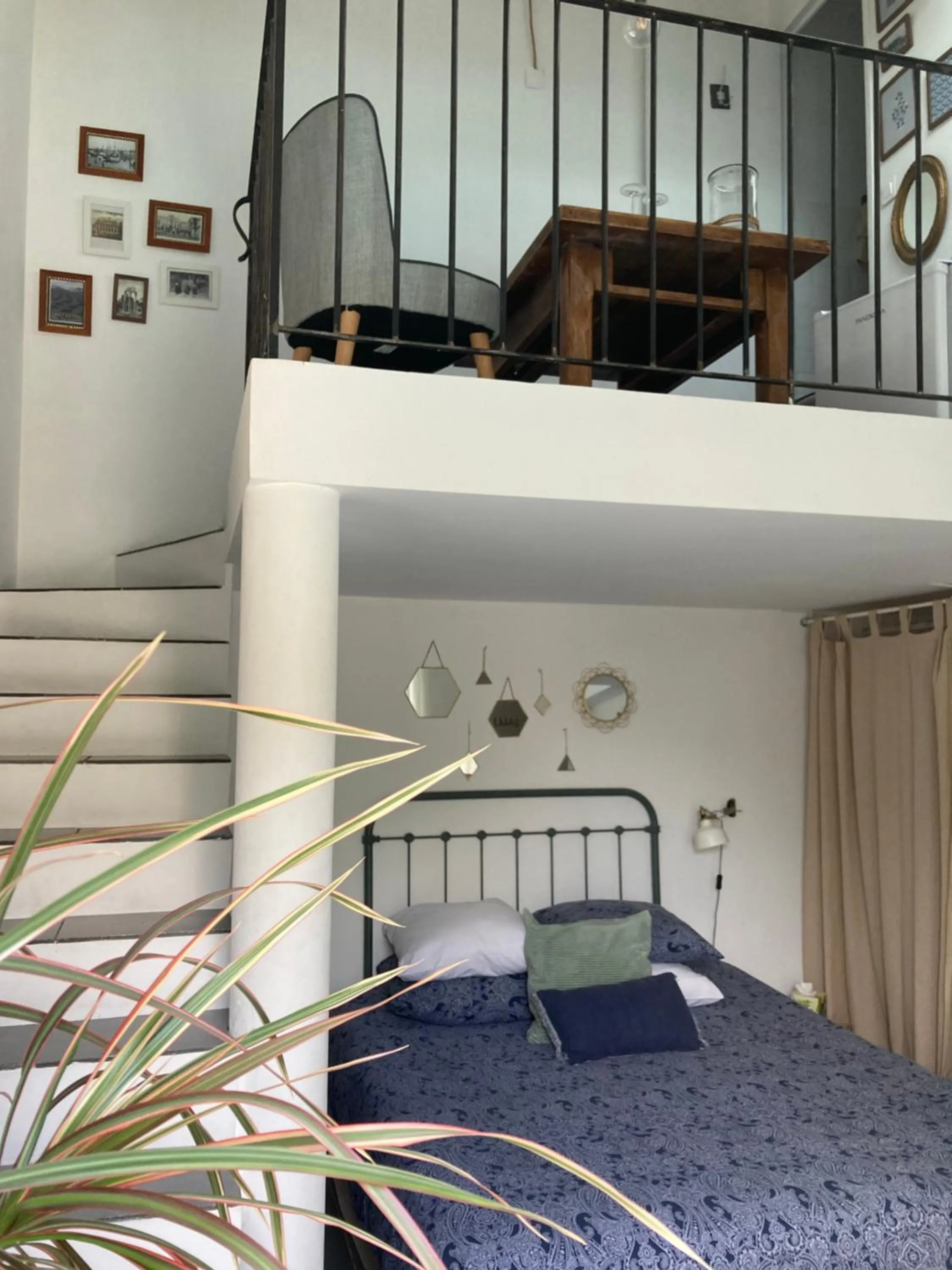 Duplex Double Room with Pool View in Maison d hôtes LA VILLA MADELEINE