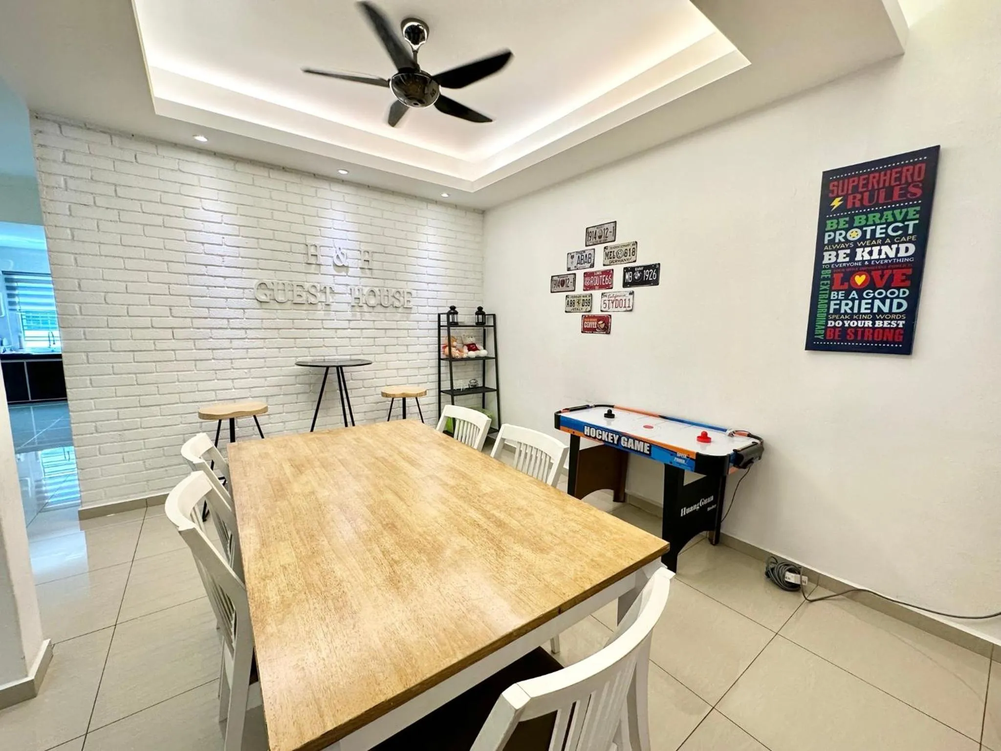 H&H 2 Karaoke, Ice Hockey Table, Game Console