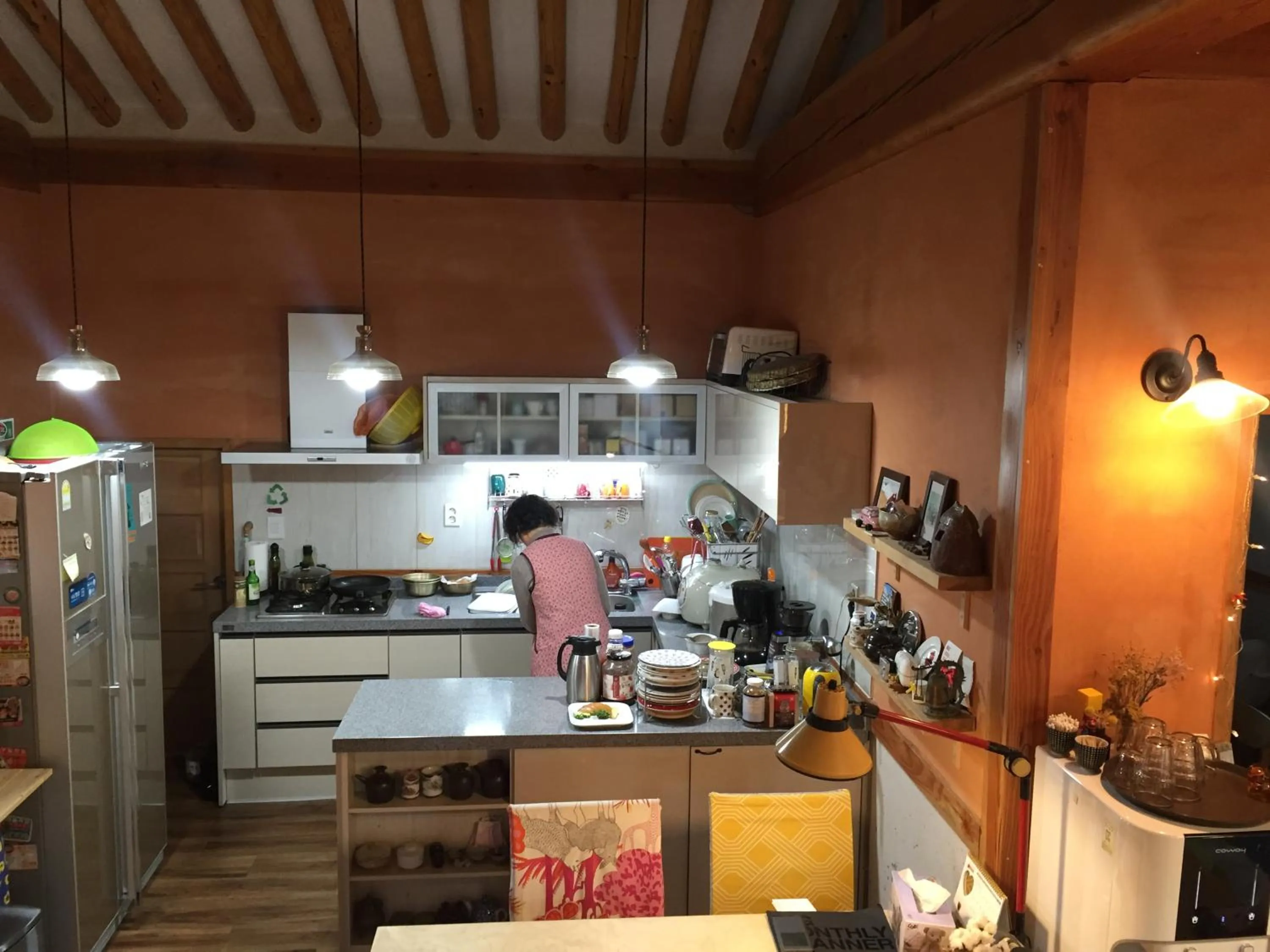 Communal kitchen in Dorandoran Guesthouse