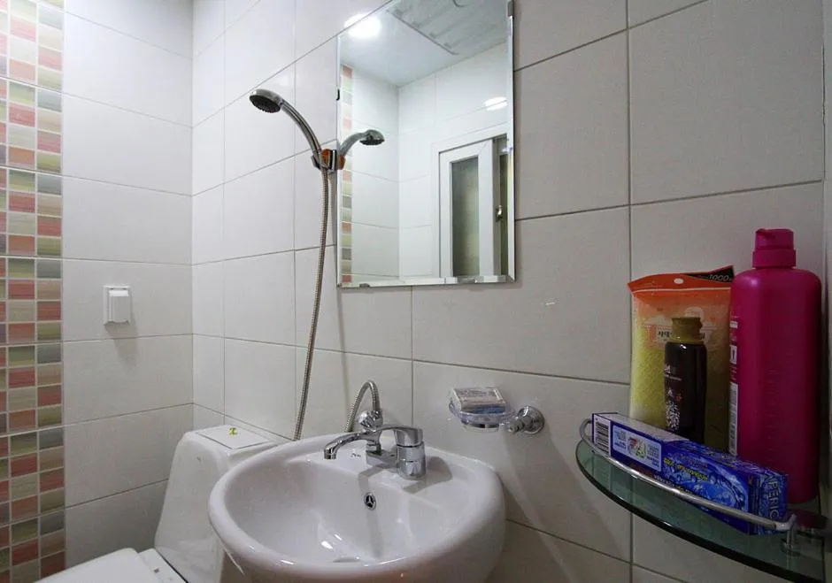 Bathroom in Dorandoran Guesthouse