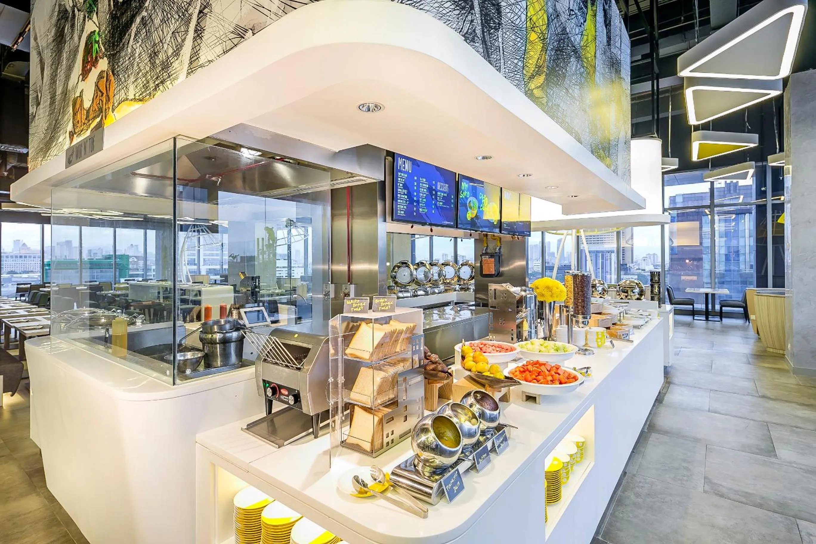 Restaurant/places to eat in YELLO Hotel Harmoni