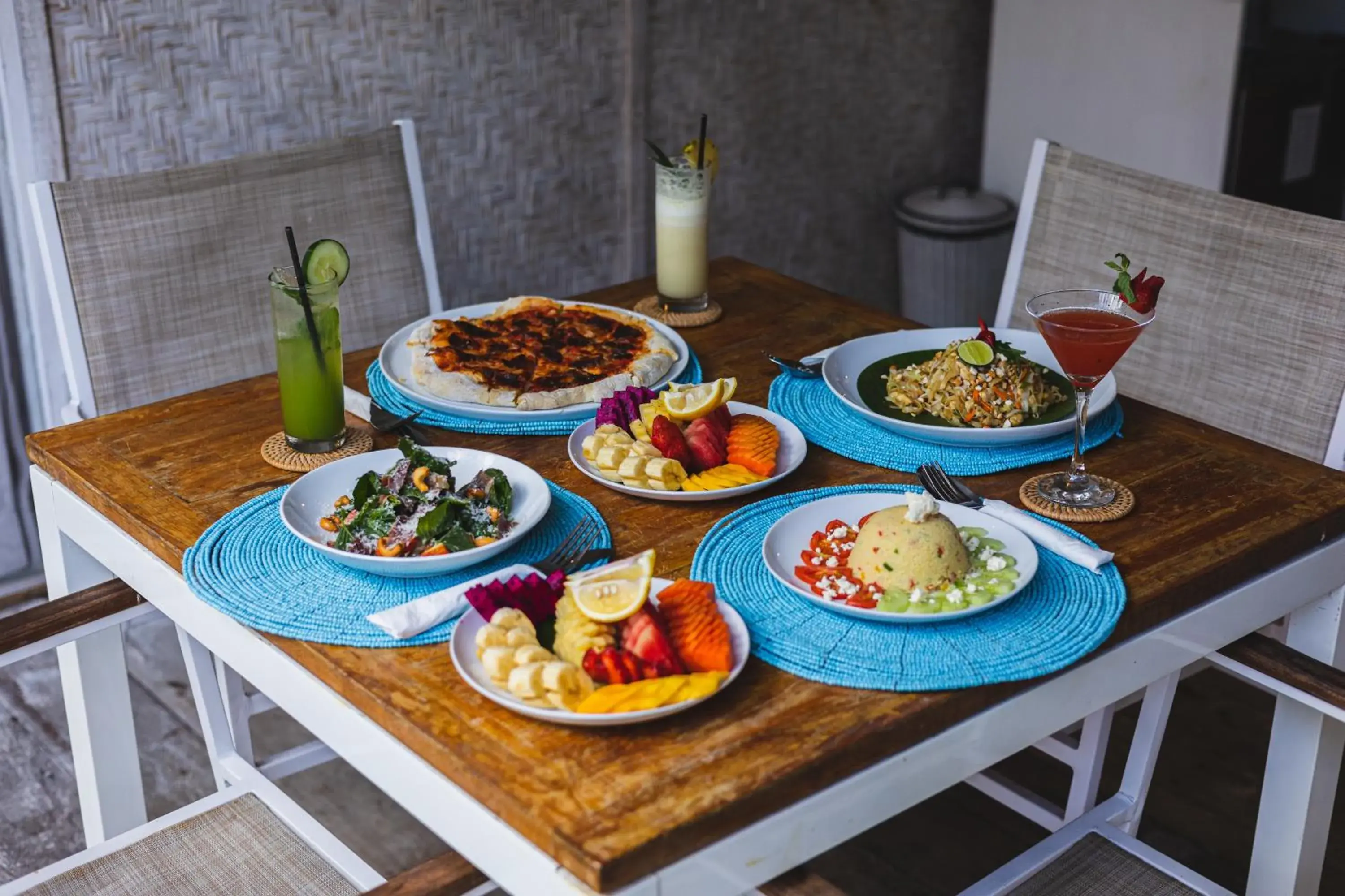 Restaurant/places to eat in Villas Edenia - Luxe Villas with Private Pools Restaurant/places to eat in Villas Edenia - Luxe Villas with Private Pools