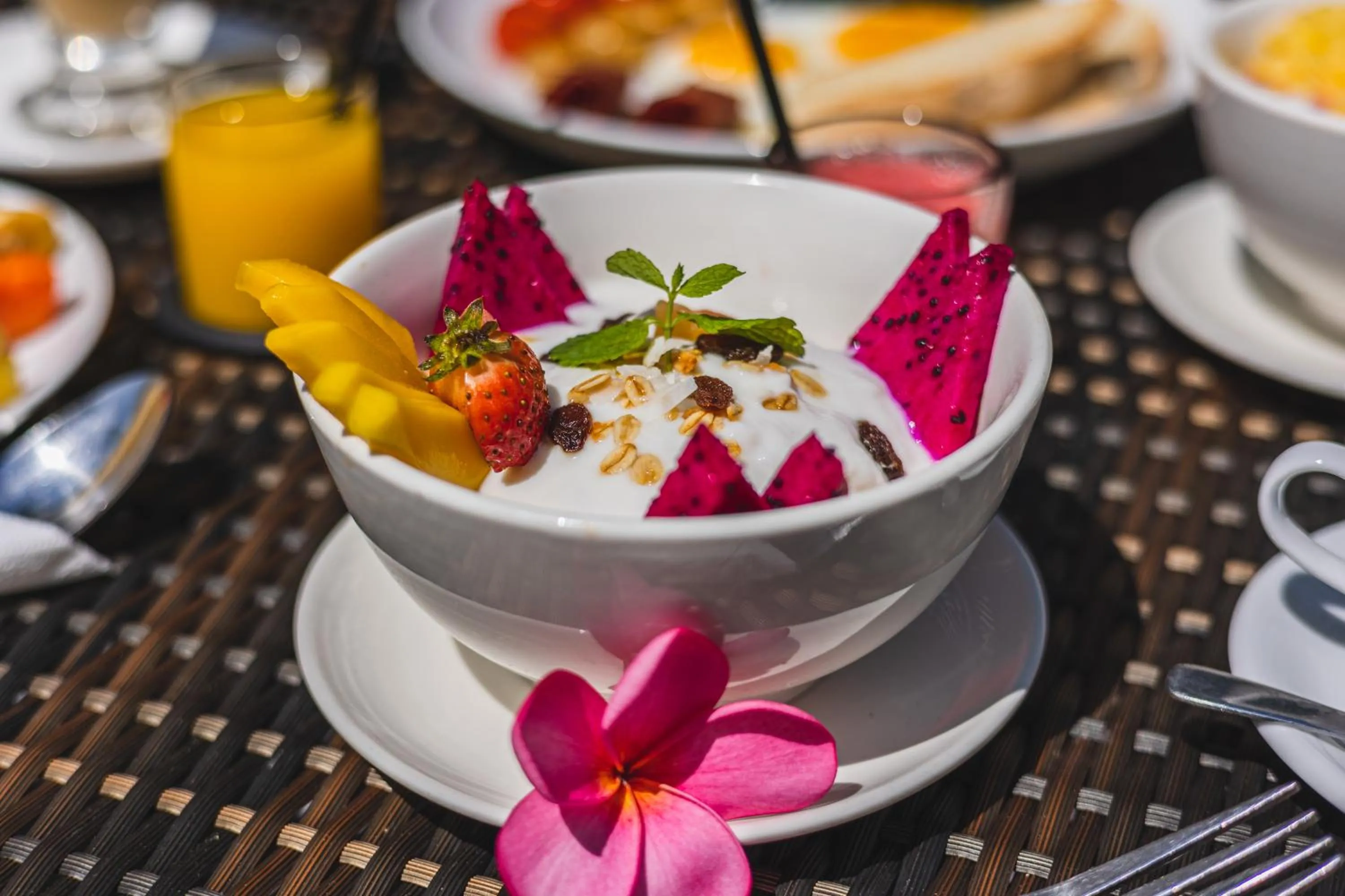 Restaurant/places to eat in Villas Edenia - Luxe Villas with Private Pools