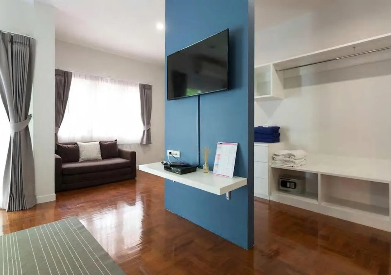 TV and multimedia, Bed in Sirinan Villa Nimman ChiangMai