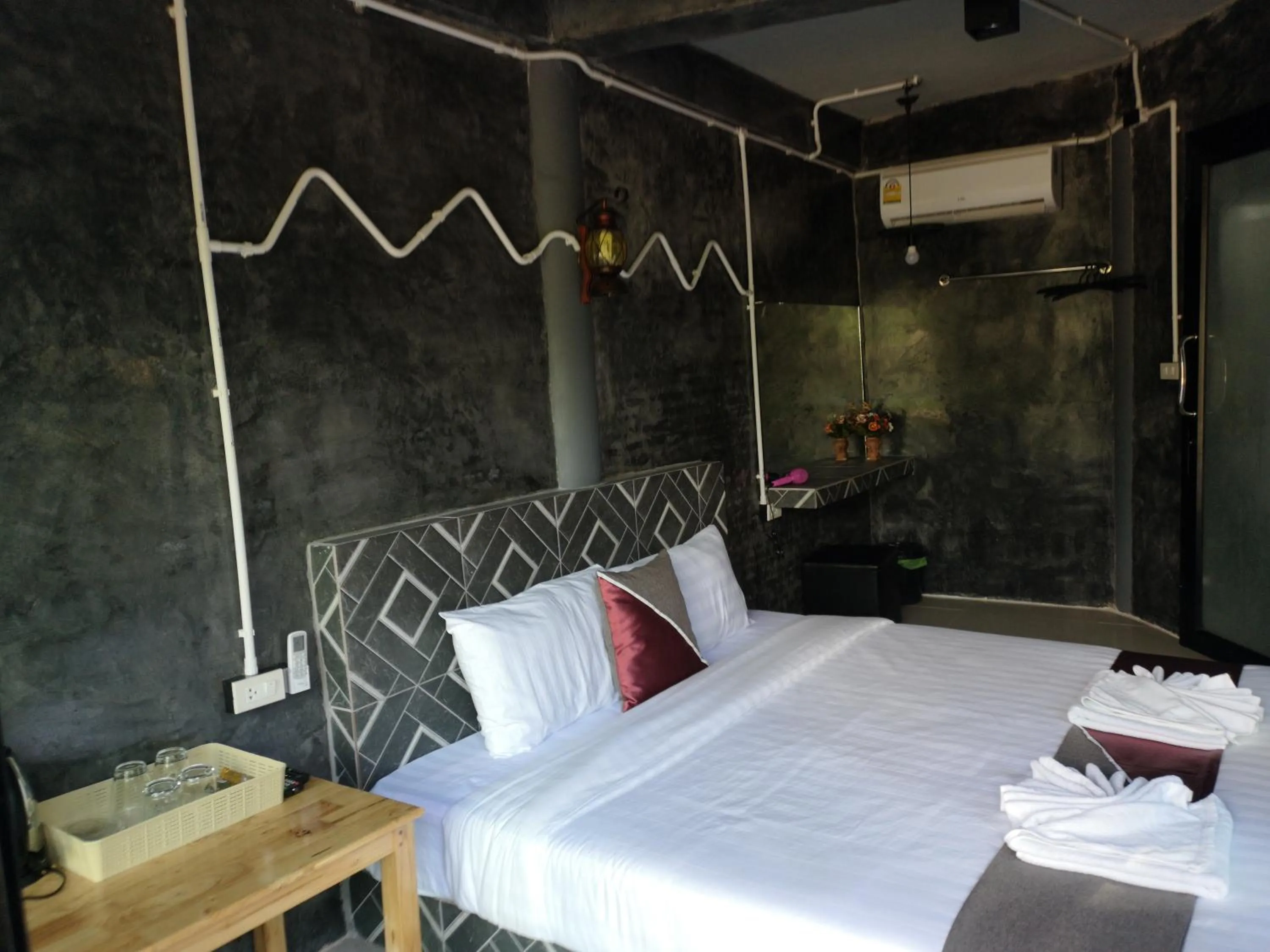 Photo of the whole room, Bed in Keeree Loft Resort คีรีลอฟท์รีสอร์ท