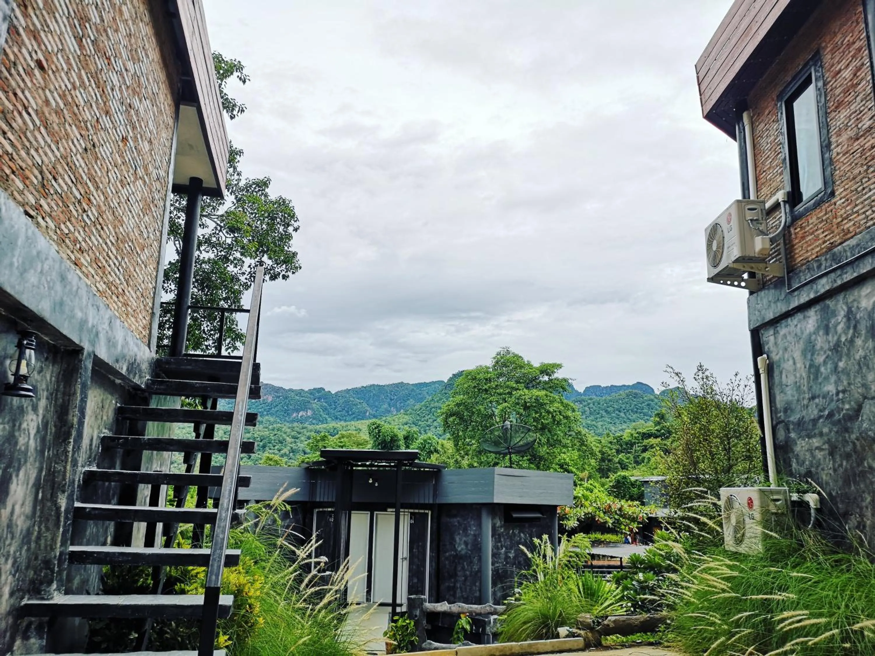 Property building in Keeree Loft Resort คีรีลอฟท์รีสอร์ท