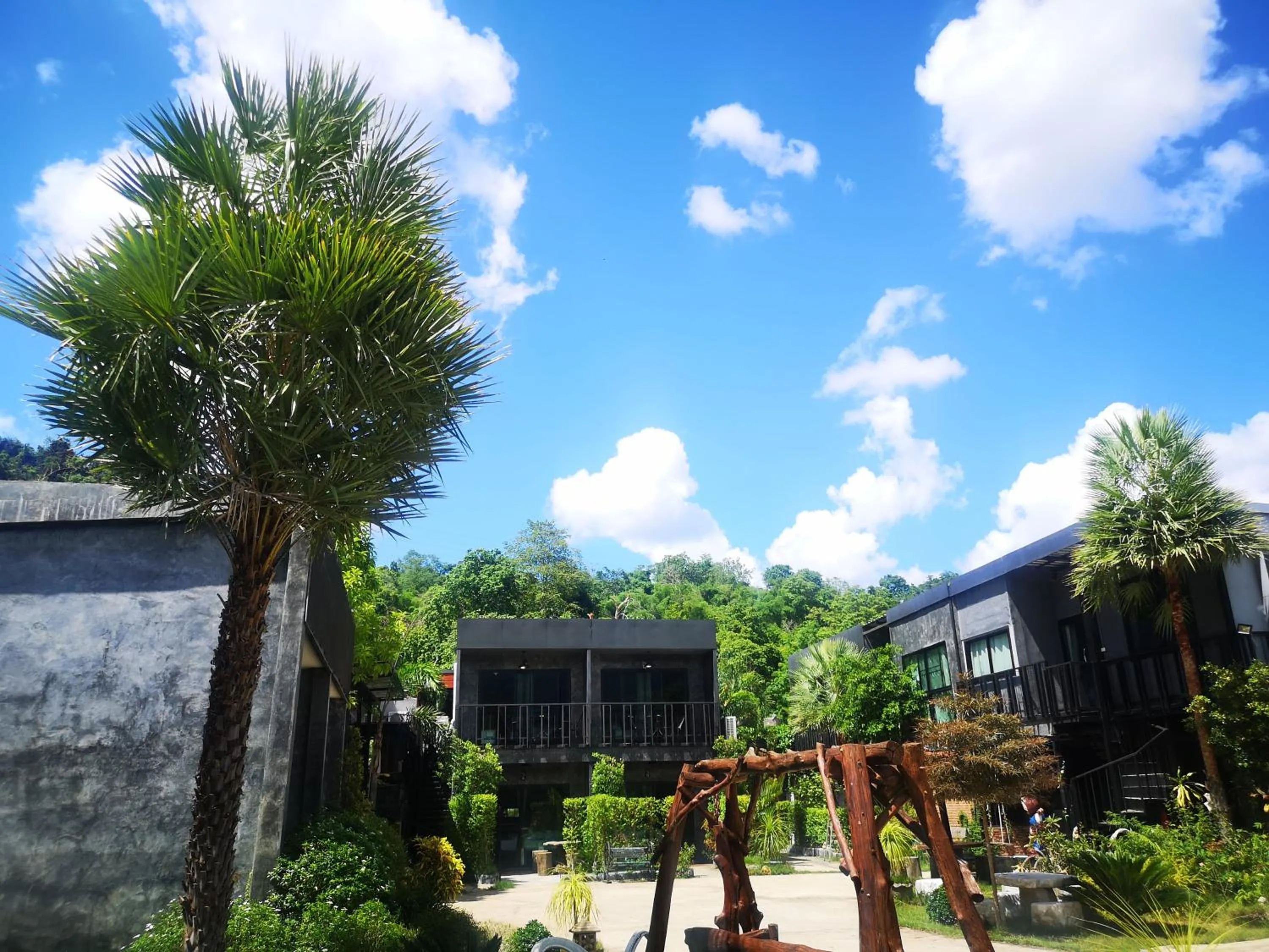 Property building in Keeree Loft Resort คีรีลอฟท์รีสอร์ท