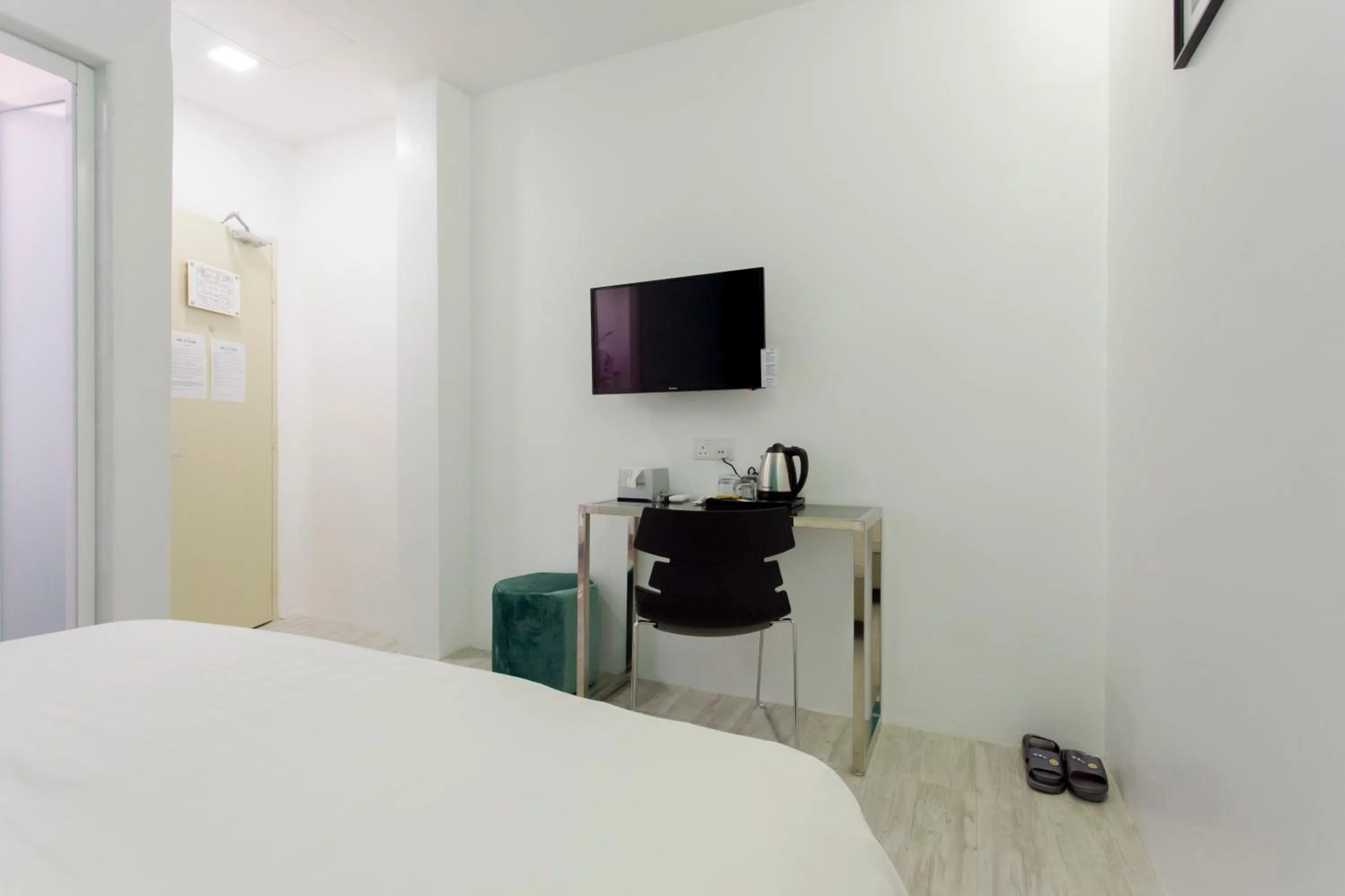 Coffee/tea facilities, Bed in Aloha Hotel SDN BHD