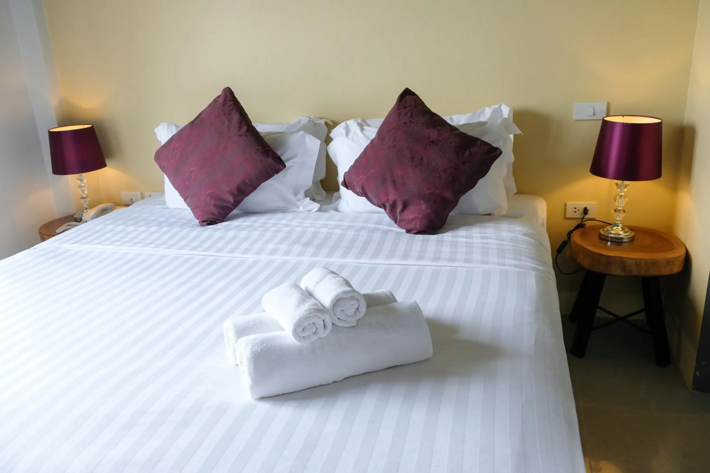 Bed in H Hotel Phrasing Bed in H Hotel Phrasing