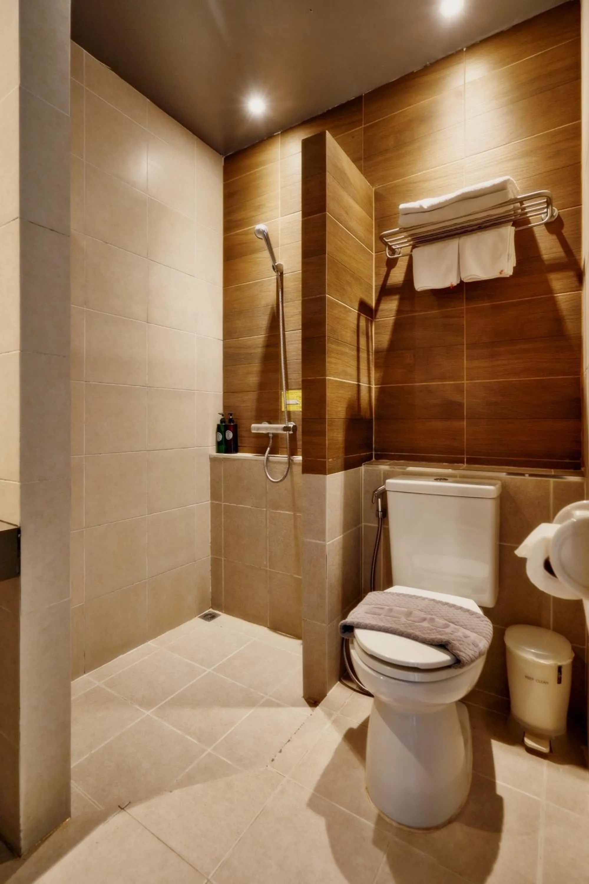 Bed in H Hotel Phrasing