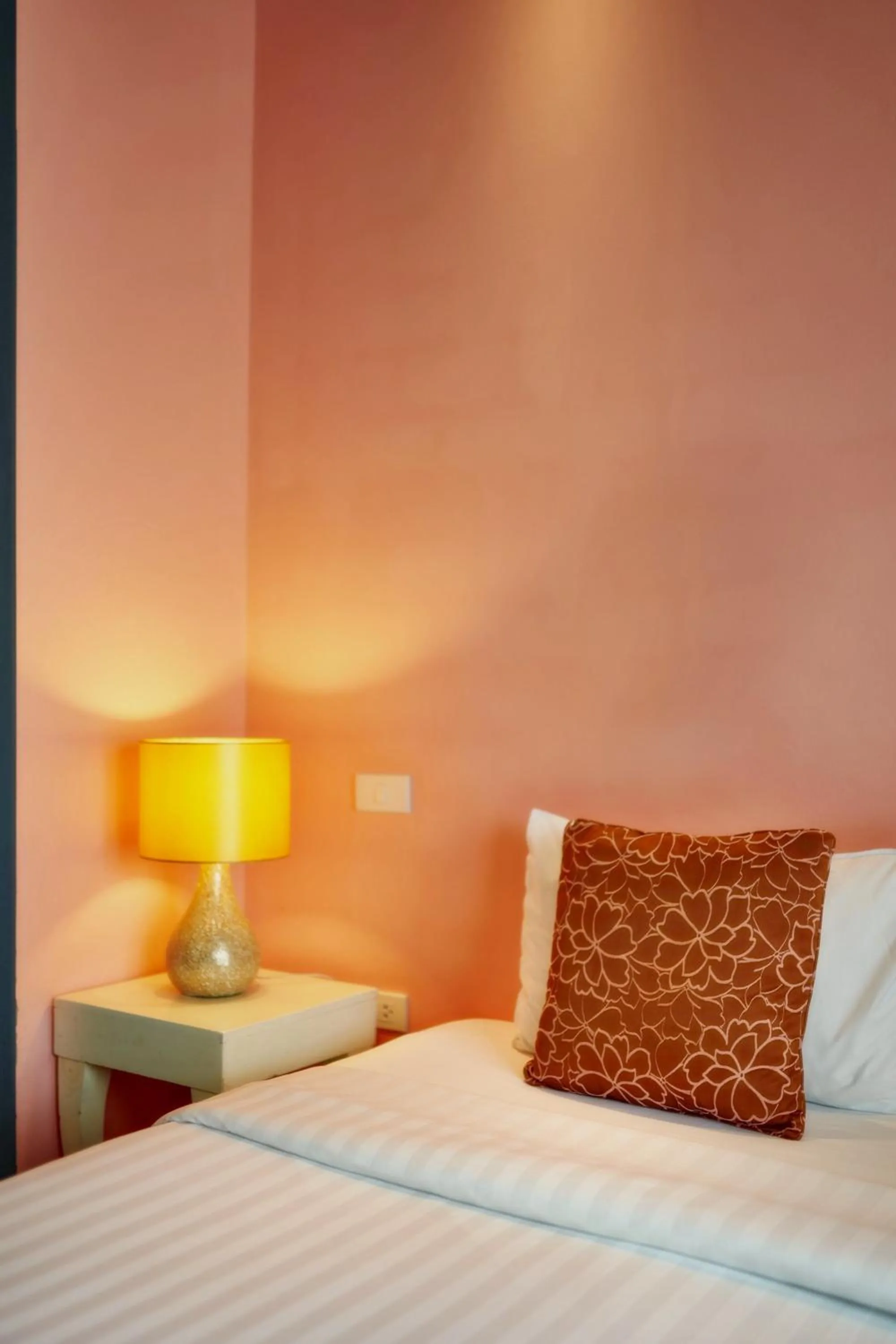 Bed in H Hotel Phrasing