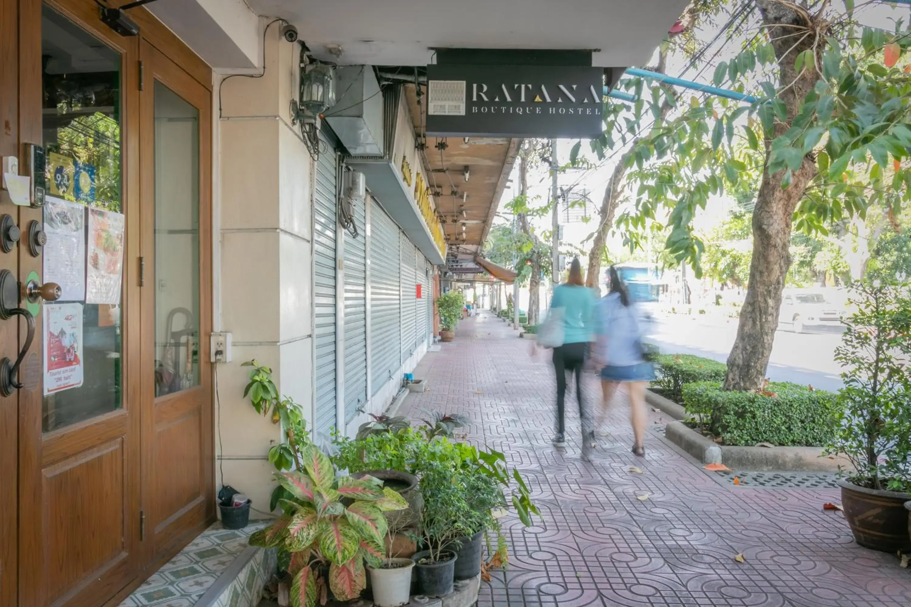 Facade/entrance in Ratana Boutique Hostel Facade/entrance in Ratana Boutique Hostel