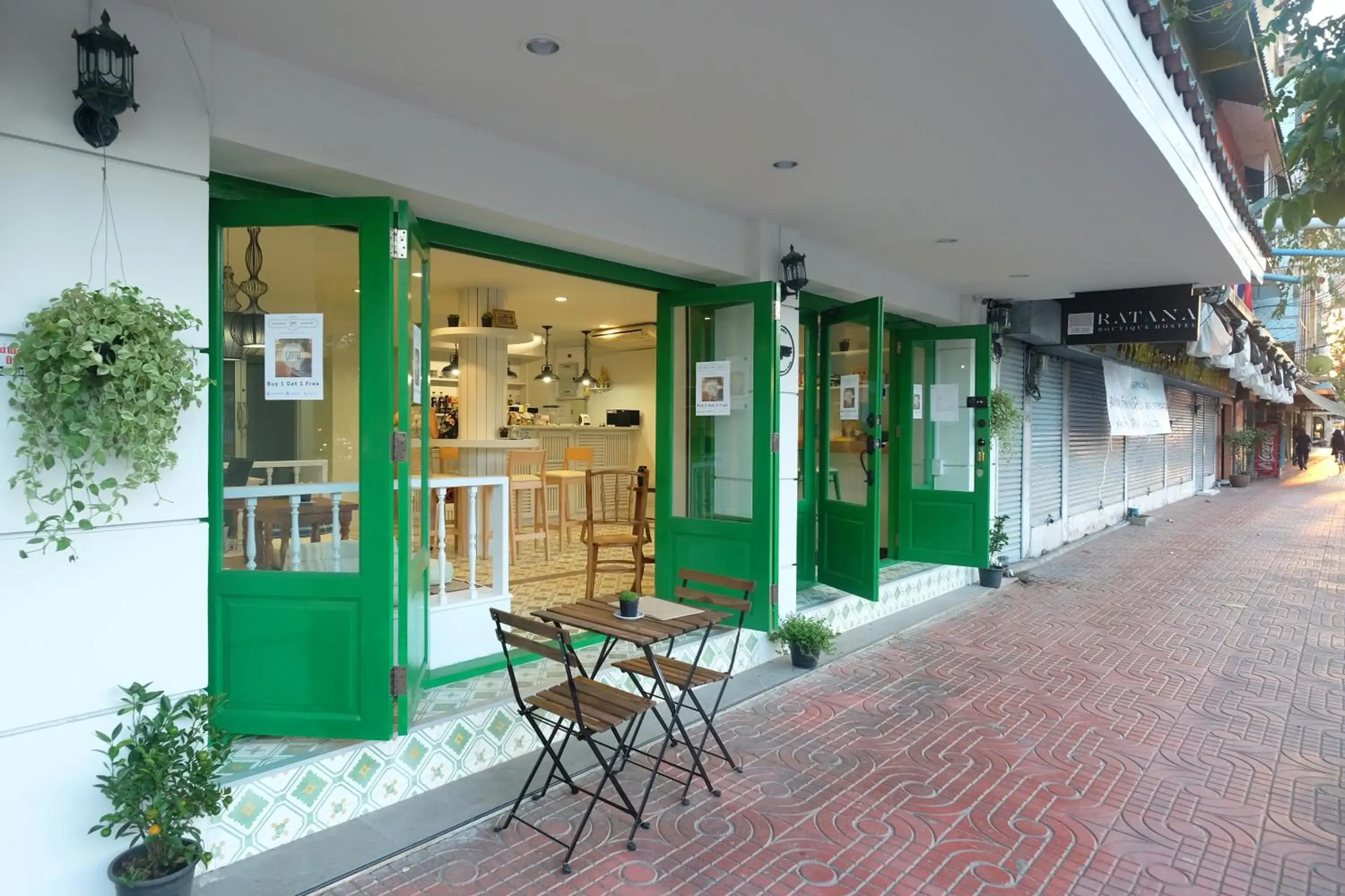 Facade/entrance in Ratana Boutique Hostel Facade/entrance in Ratana Boutique Hostel