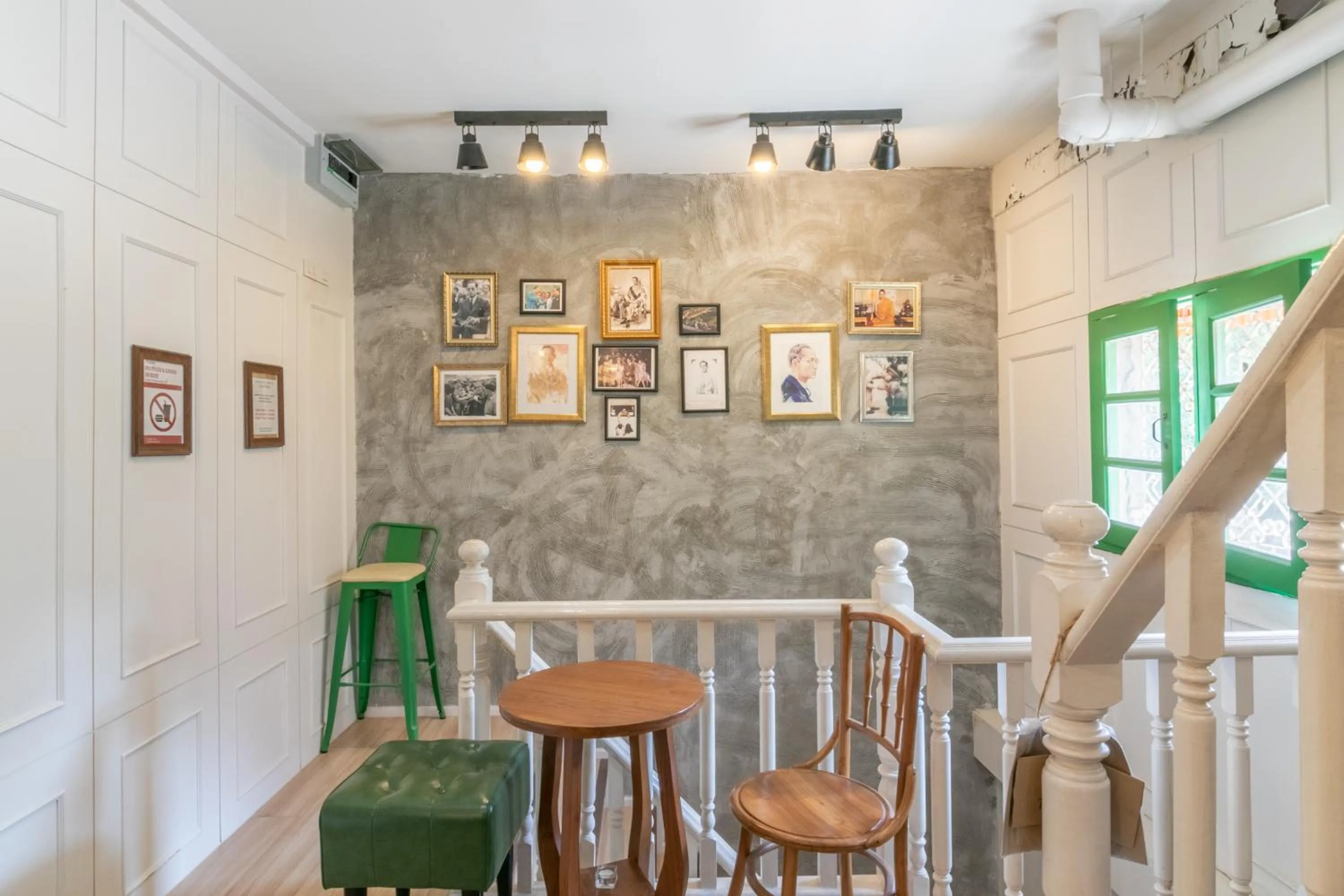 Dining area in Ratana Boutique Hostel