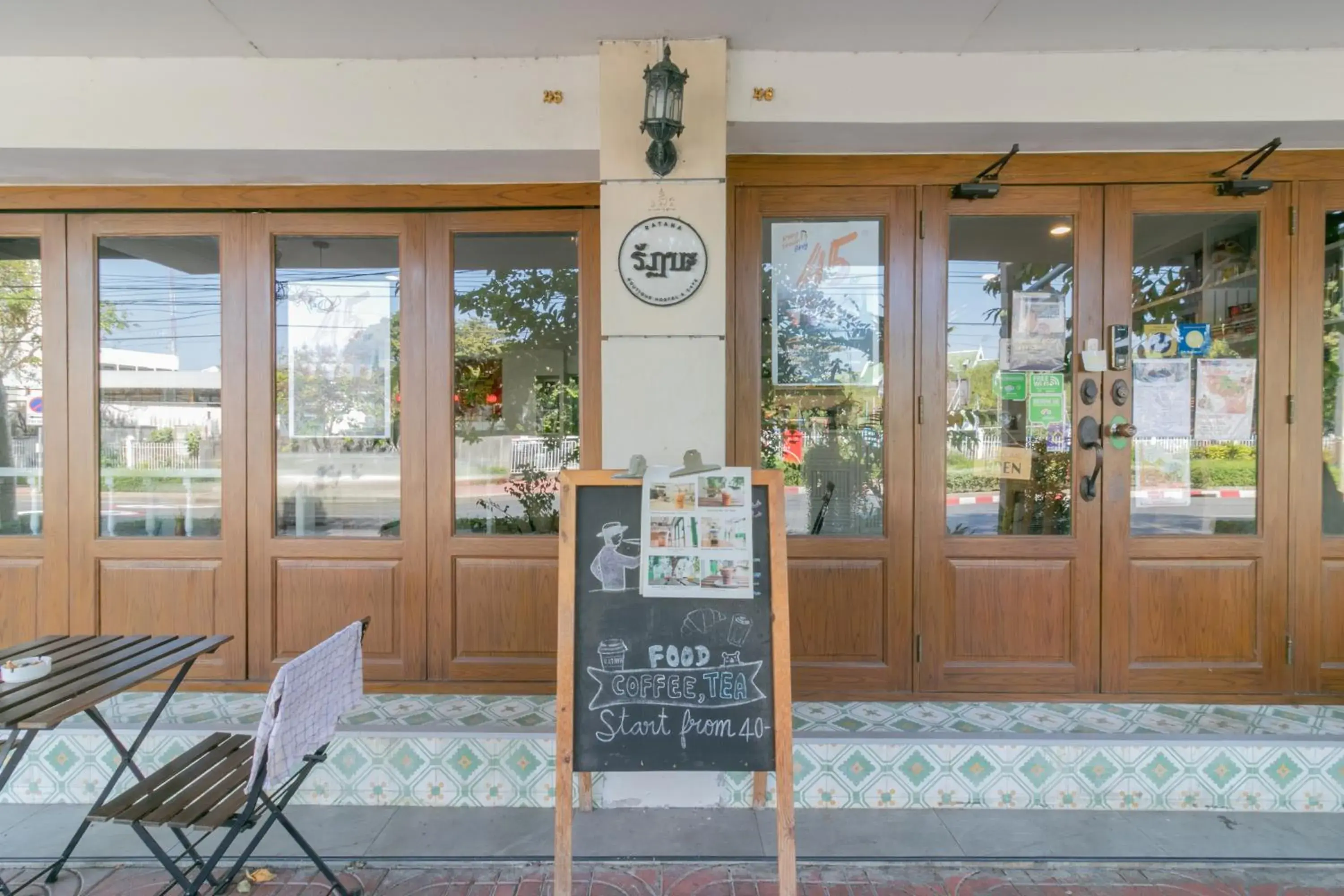 Facade/entrance in Ratana Boutique Hostel Facade/entrance in Ratana Boutique Hostel