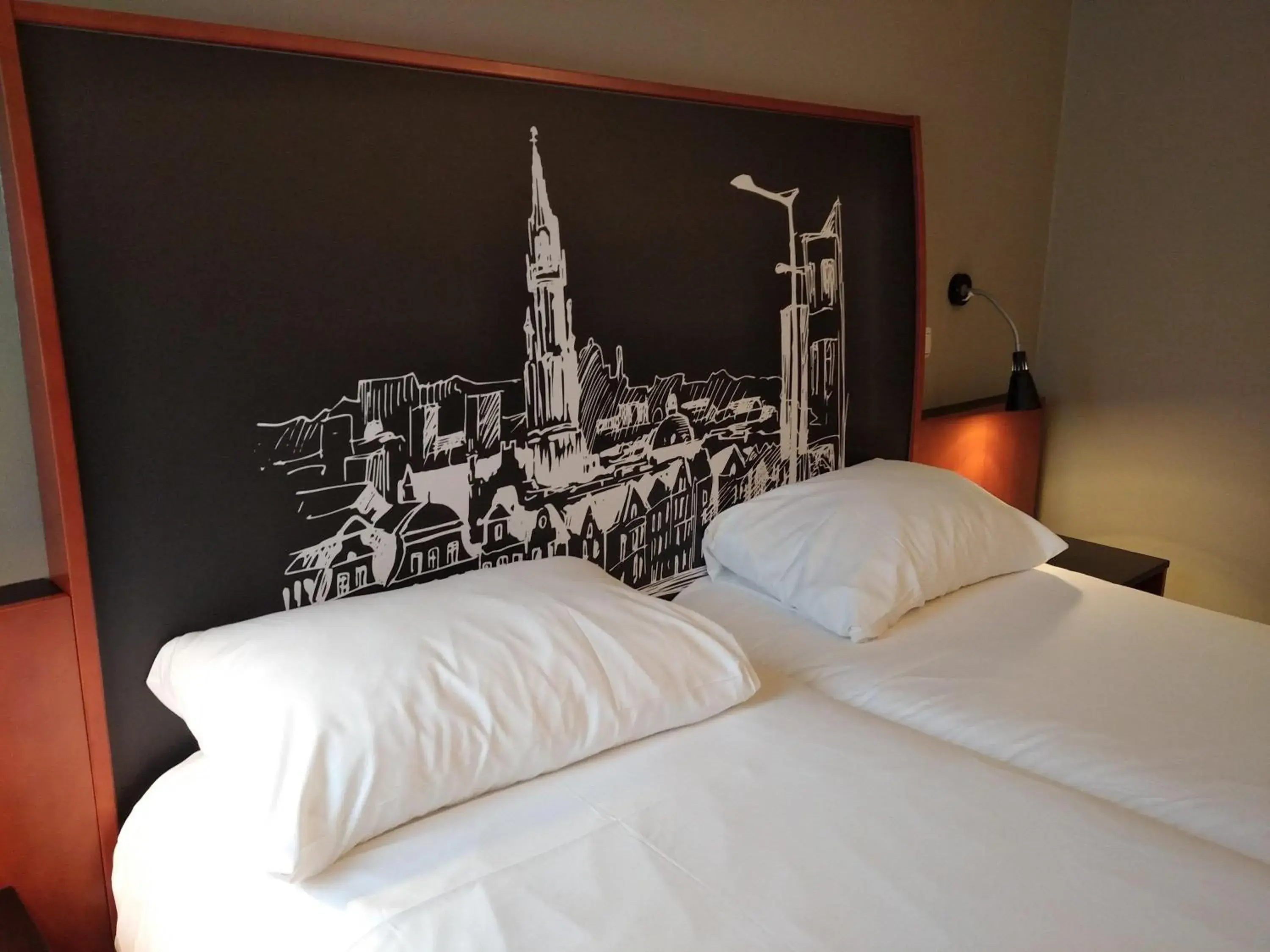 Bedroom, Bed in Ibis Brussels Erasmus Bedroom, Bed in Ibis Brussels Erasmus