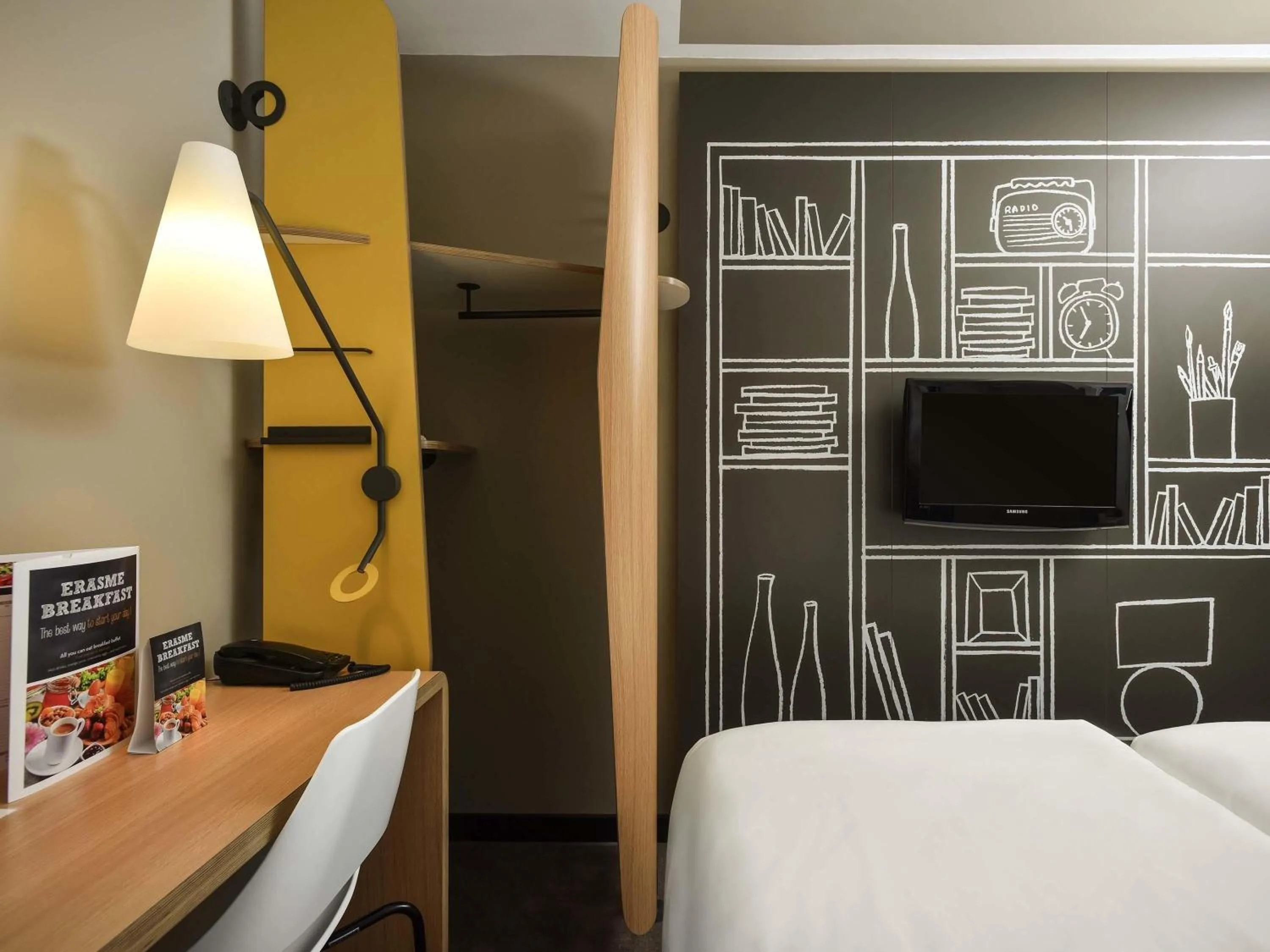 Bedroom, Bed in Ibis Brussels Erasmus