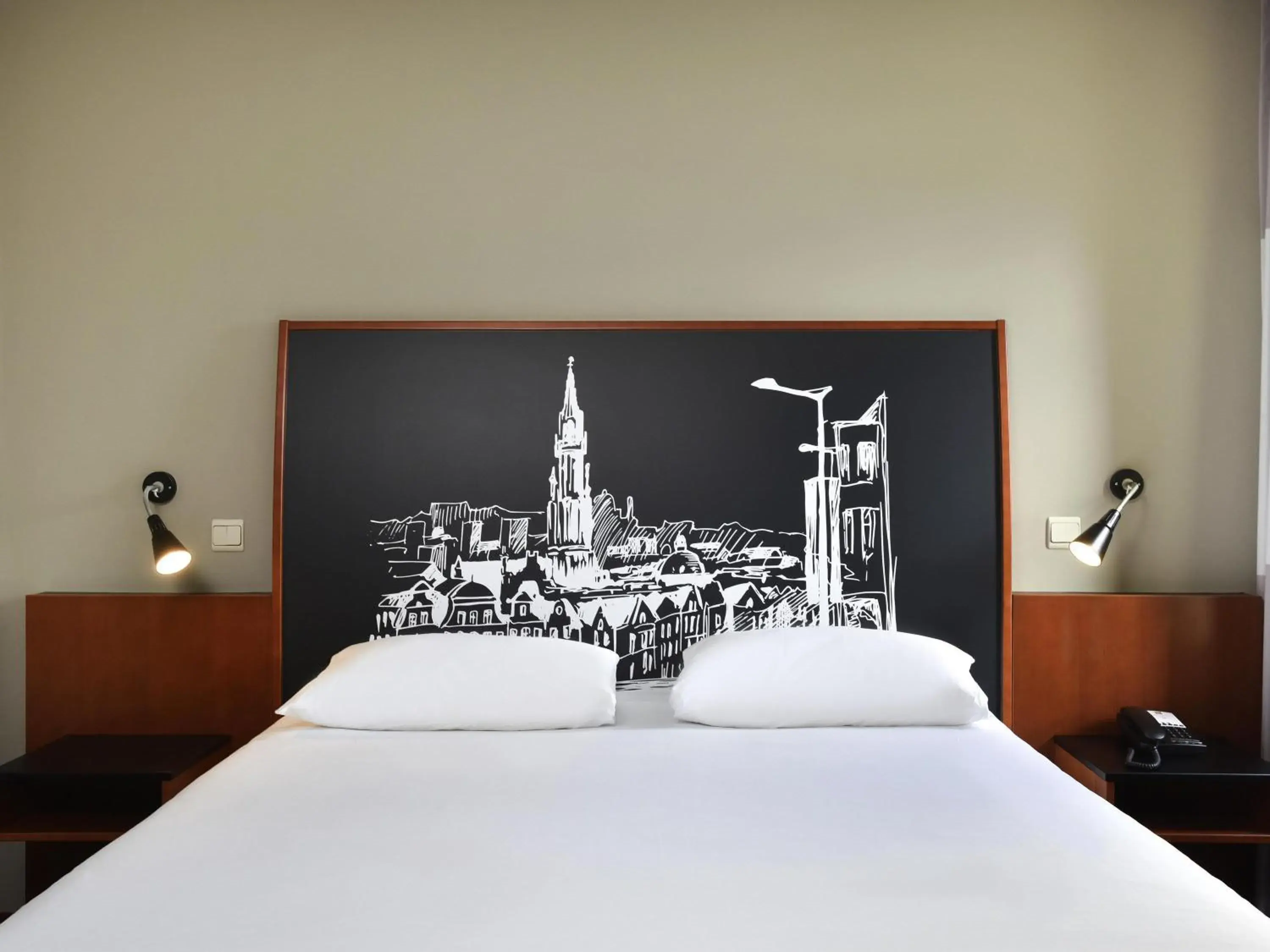 Bedroom, Bed in Ibis Brussels Erasmus Bedroom, Bed in Ibis Brussels Erasmus