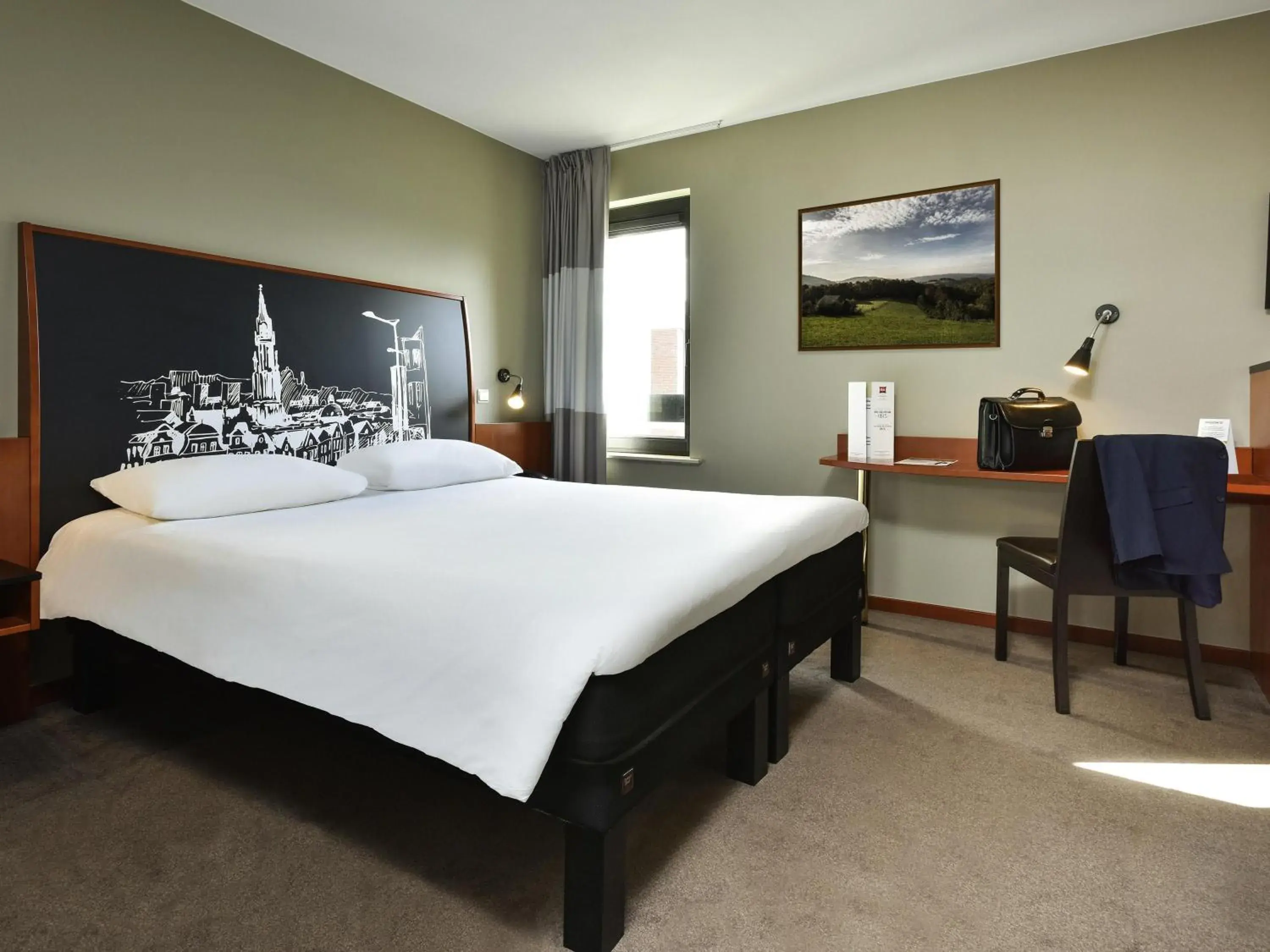 Bedroom, Bed in Ibis Brussels Erasmus Bedroom, Bed in Ibis Brussels Erasmus