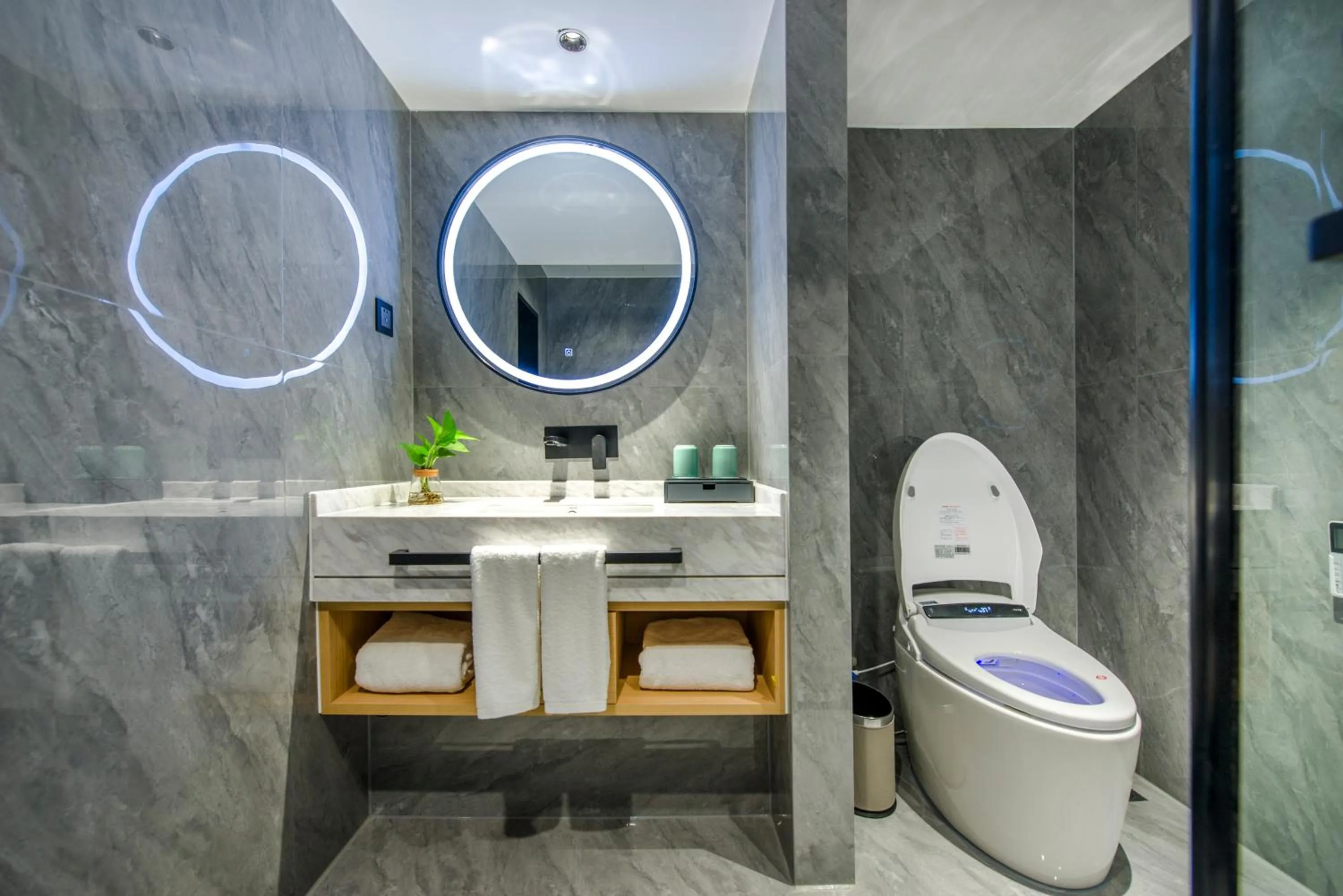 Bathroom in Yiwu Baide Theme Hotel