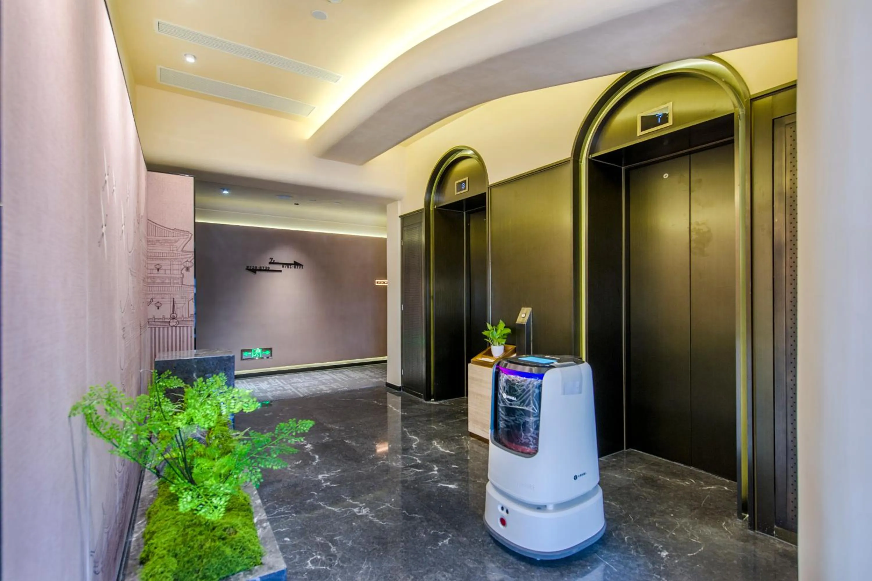 elevator in Yiwu Baide Theme Hotel