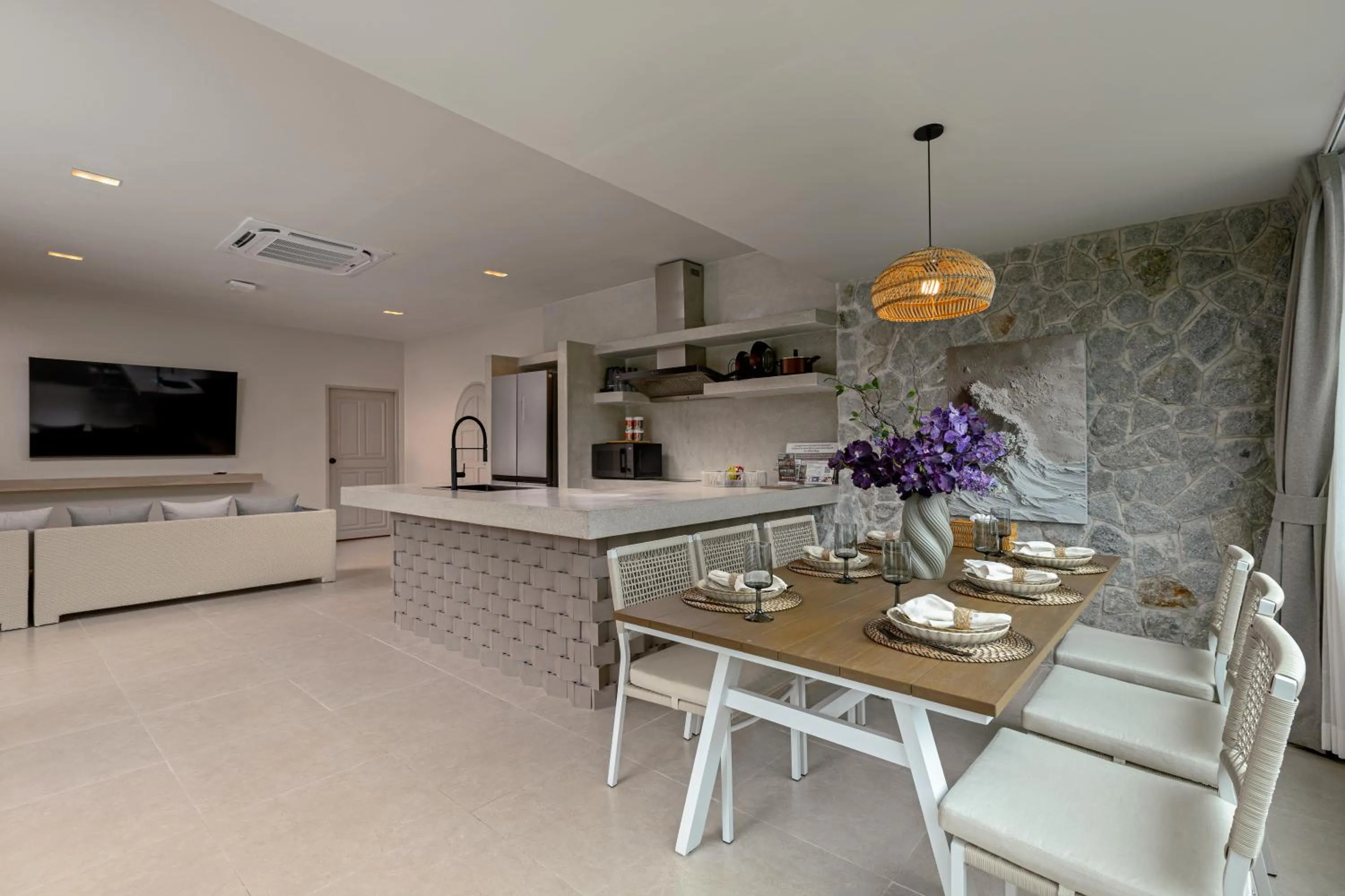 TV and multimedia in Amala Grand Bleu Resort Hilltops - SHA