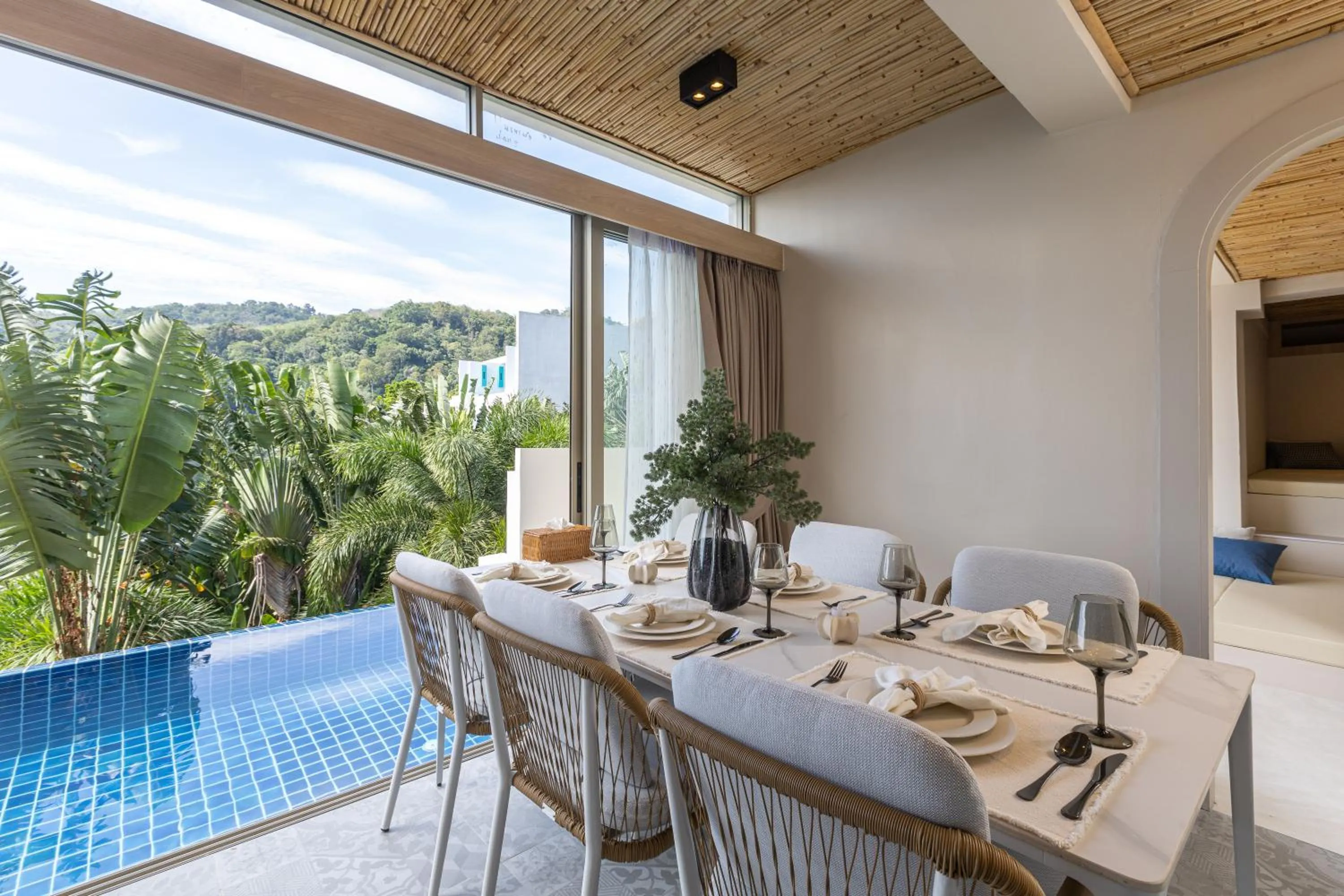 Living room in Amala Grand Bleu Resort Hilltops - SHA