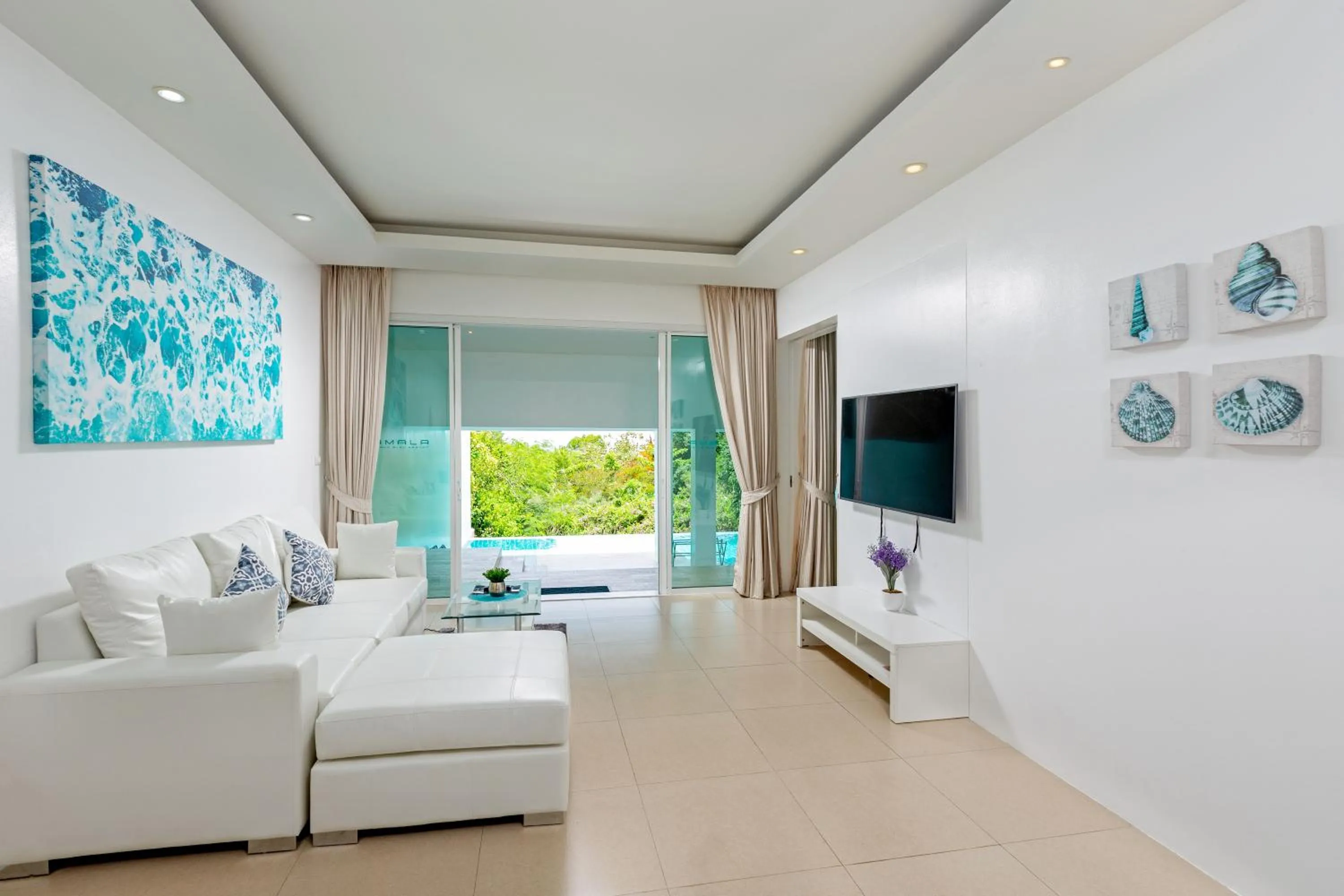 Living room in Amala Grand Bleu Resort Hilltops - SHA