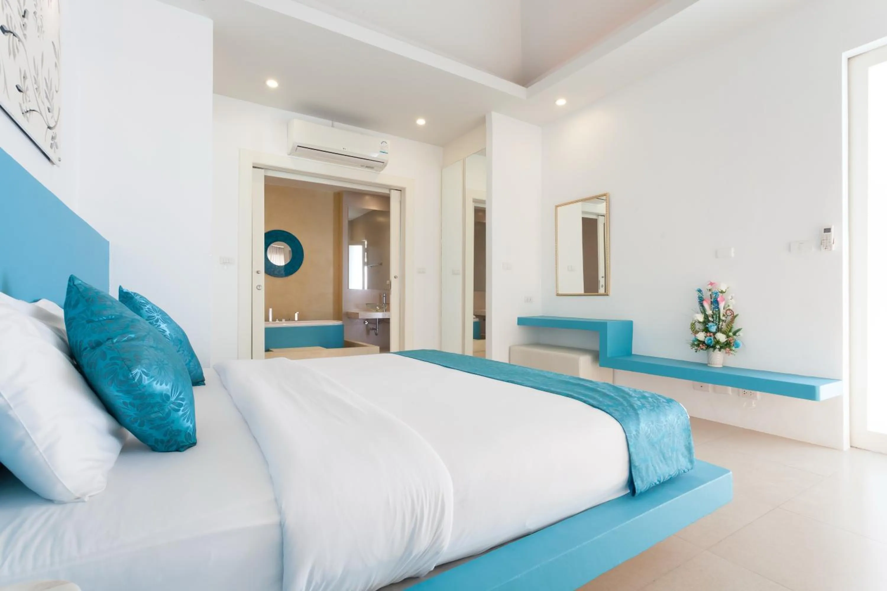 Bedroom, Bed in Amala Grand Bleu Resort Hilltops - SHA