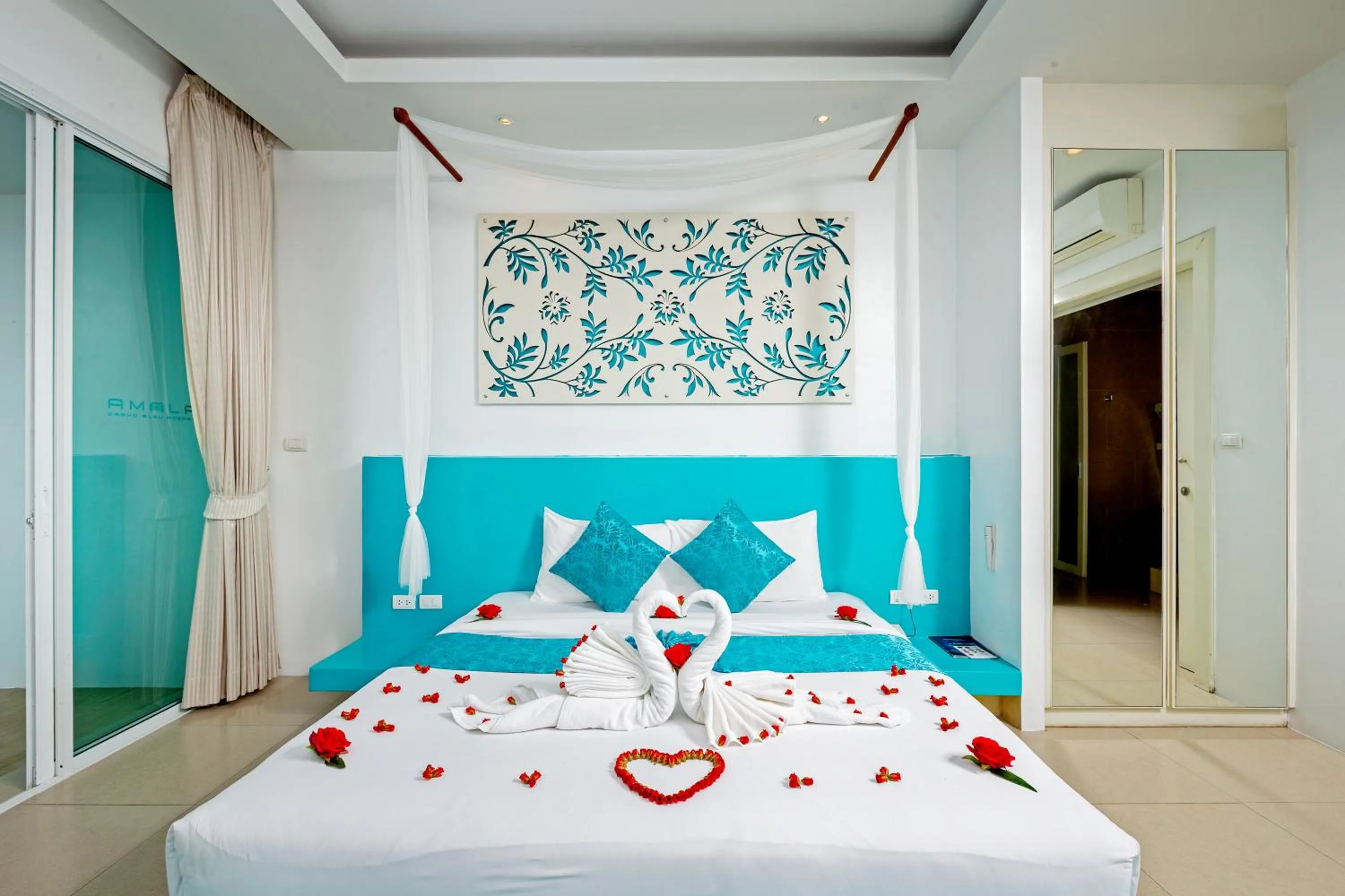 Bed in Amala Grand Bleu Resort Hilltops - SHA
