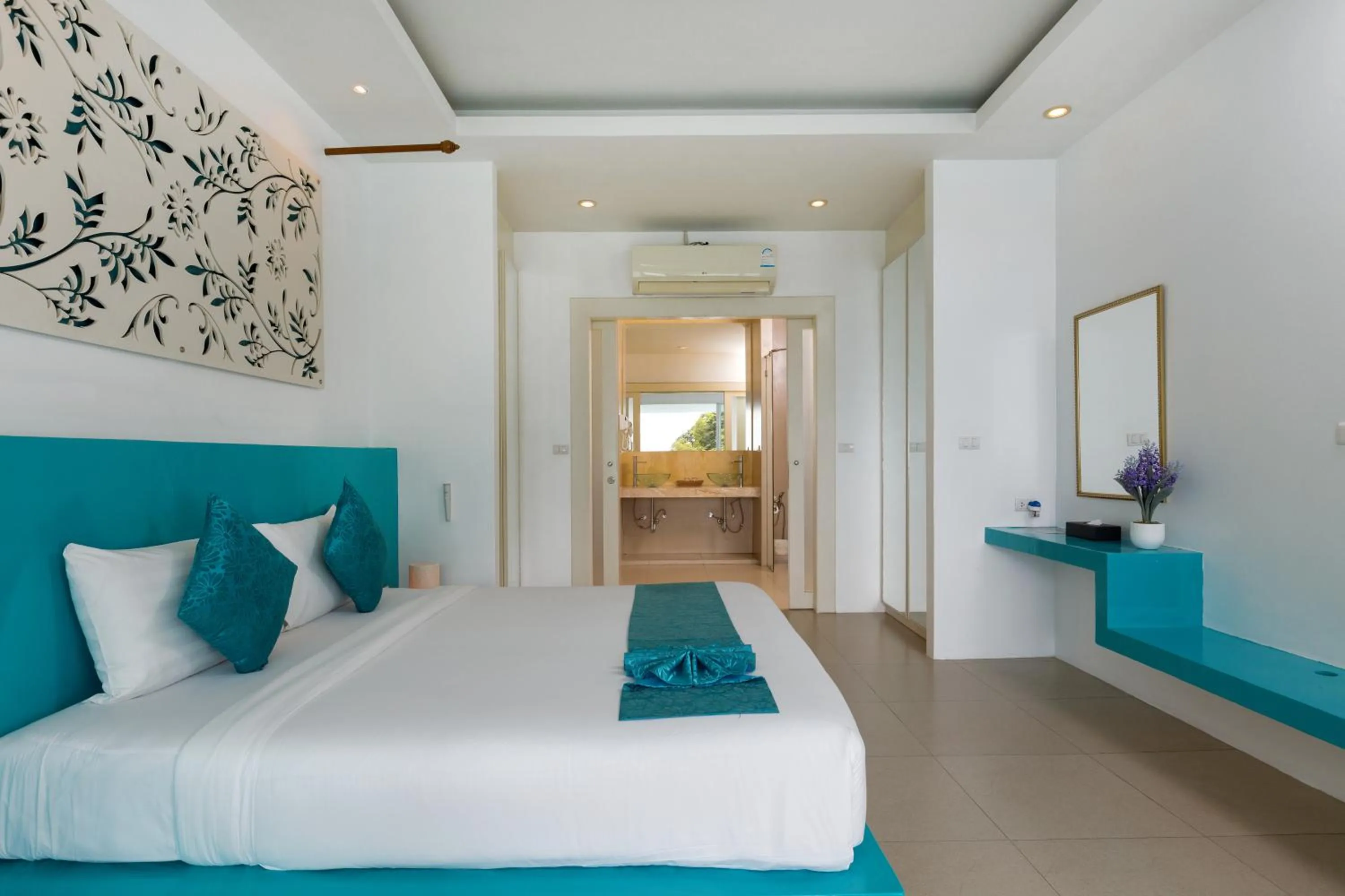 Bed in Amala Grand Bleu Resort Hilltops - SHA