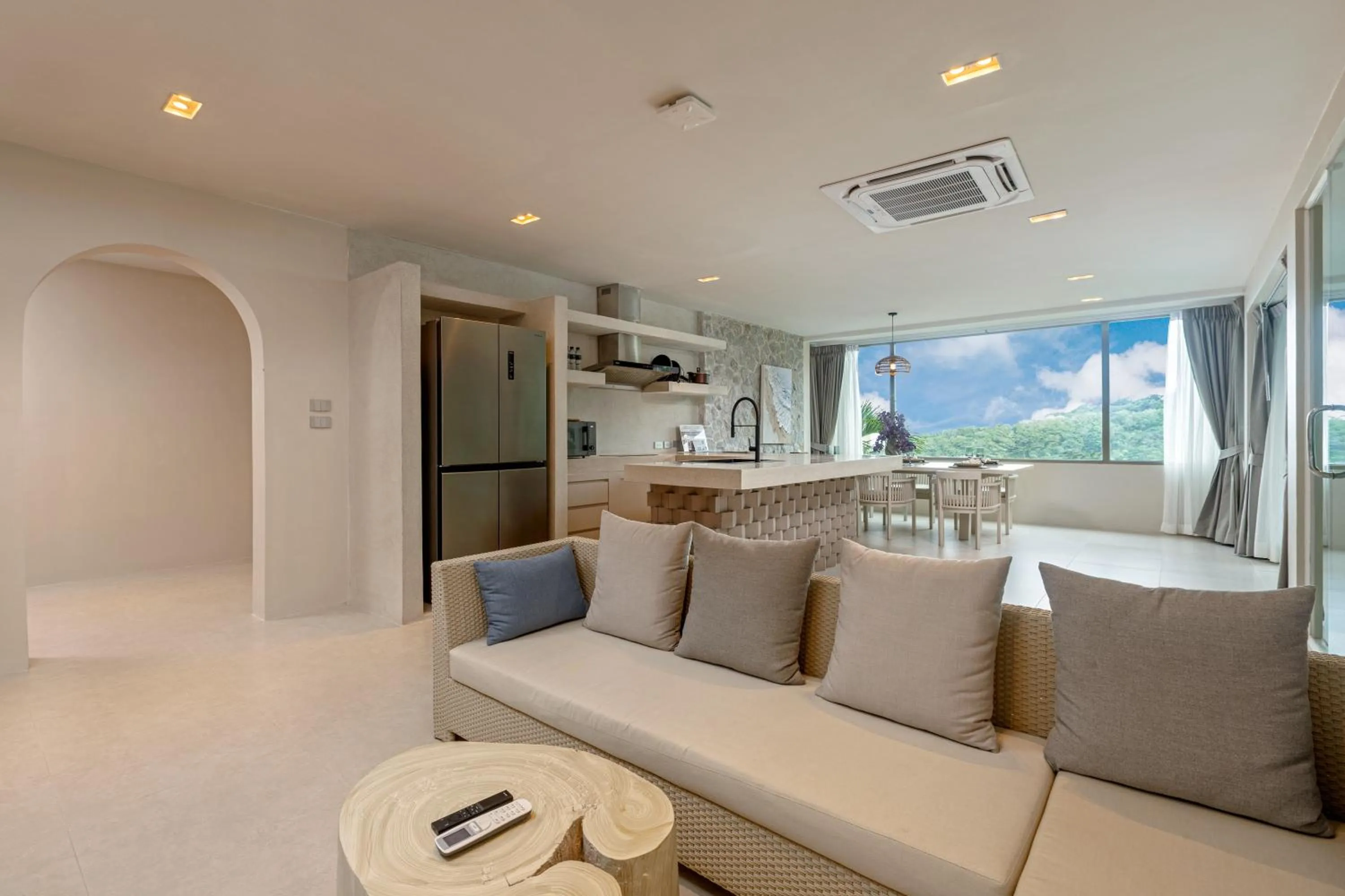 TV and multimedia in Amala Grand Bleu Resort Hilltops - SHA