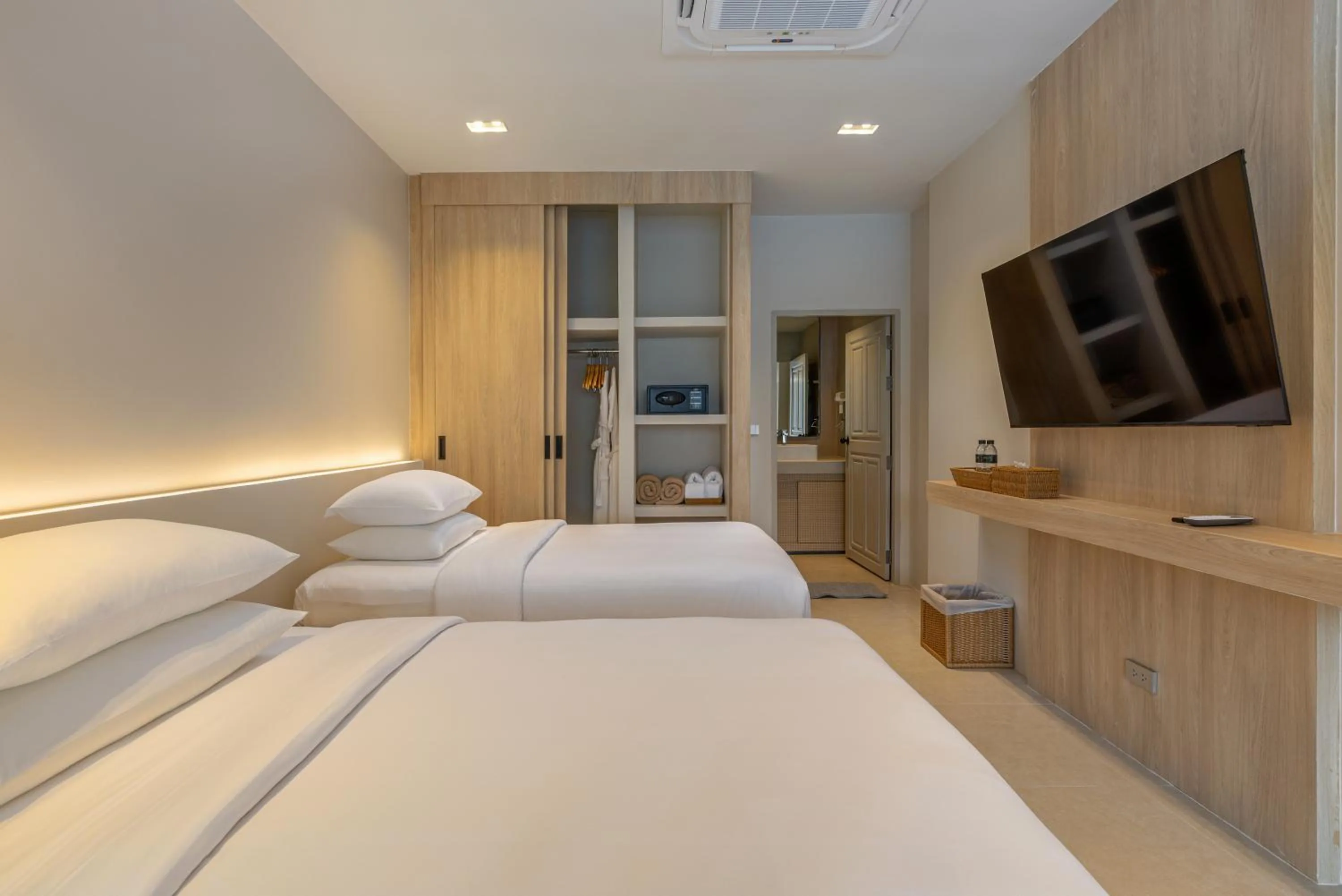 Bed in Amala Grand Bleu Resort Hilltops - SHA