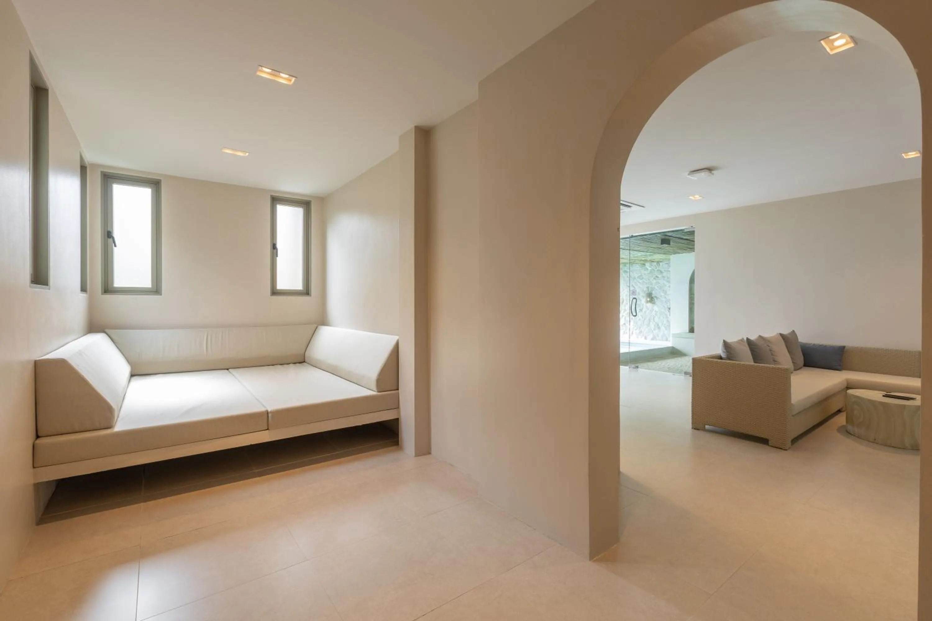 Living room, Bed in Amala Grand Bleu Resort Hilltops - SHA