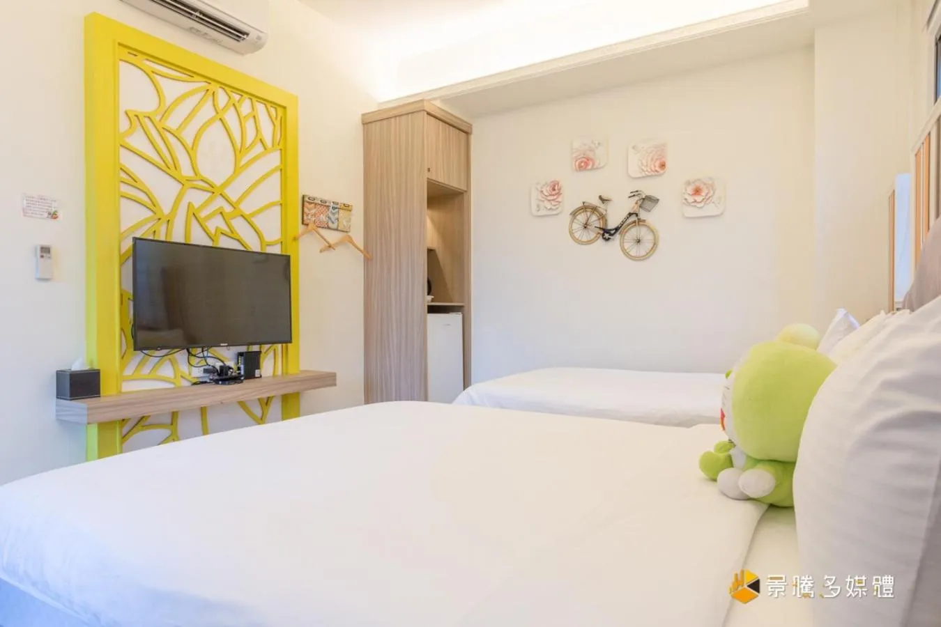 TV and multimedia, Bed in Happiness is coming(Near Hualien Railway Station)