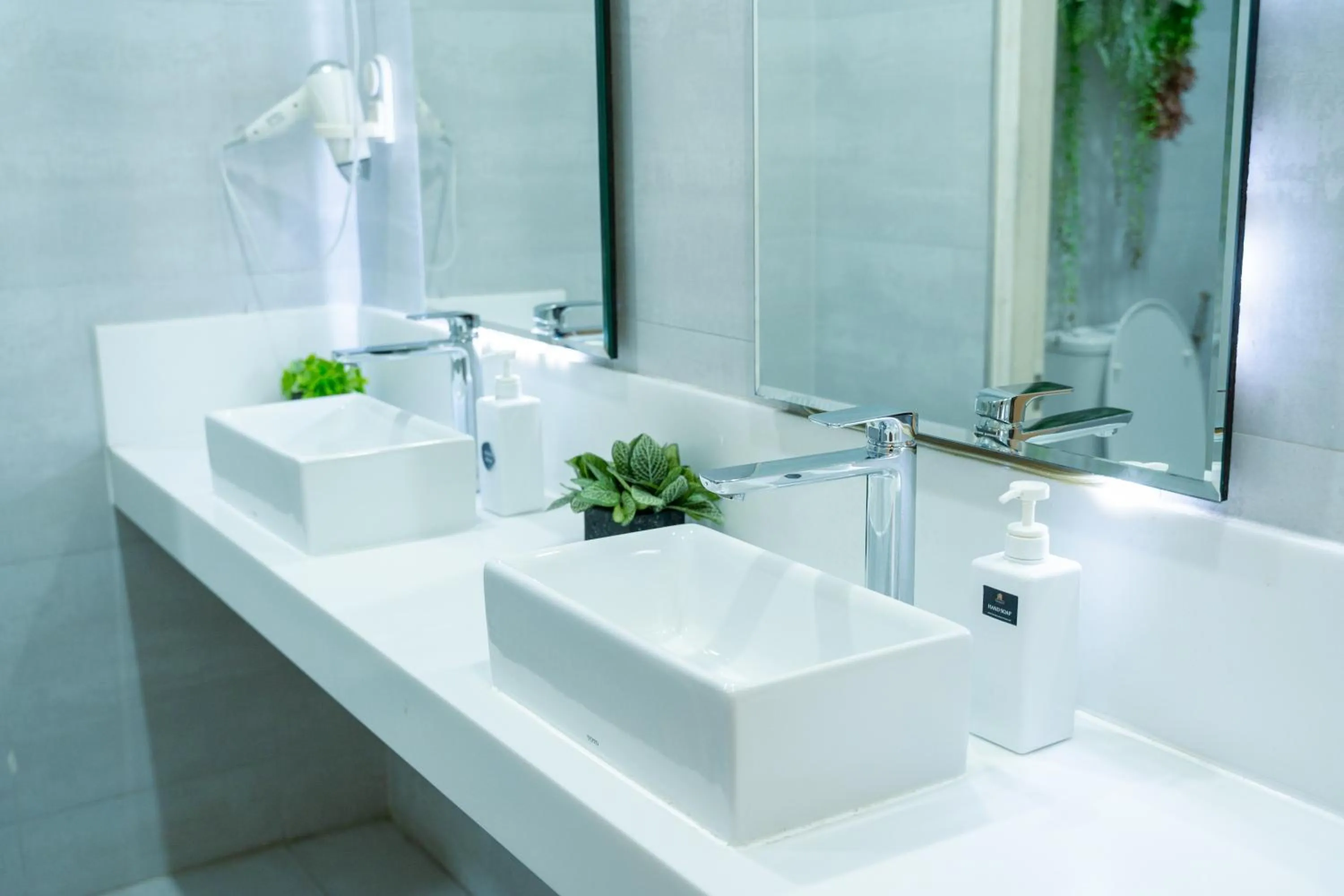 Toilet in The Printing House Poshtel